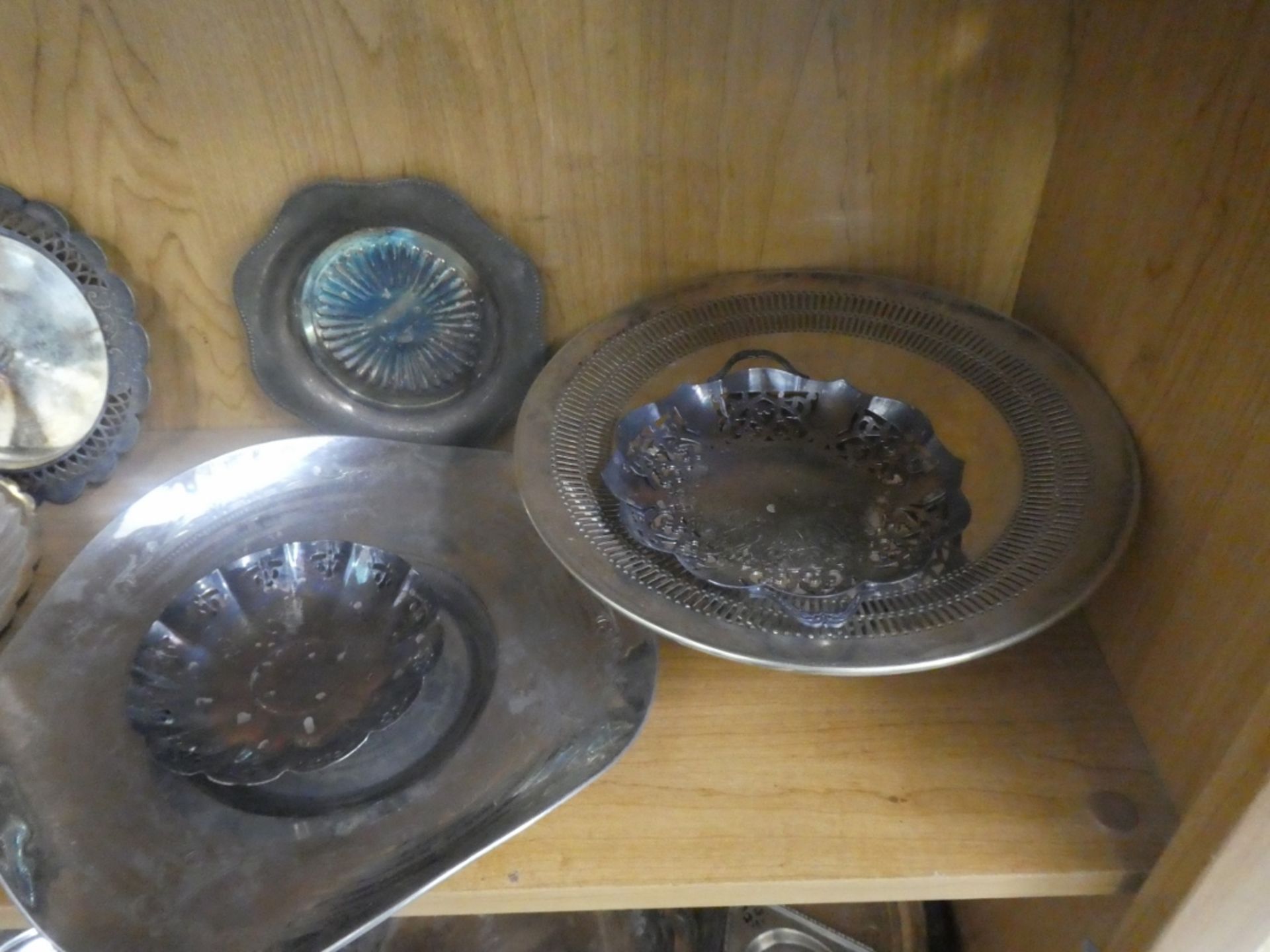 2 SHELVES OF SILVERPLATE - Image 3 of 5