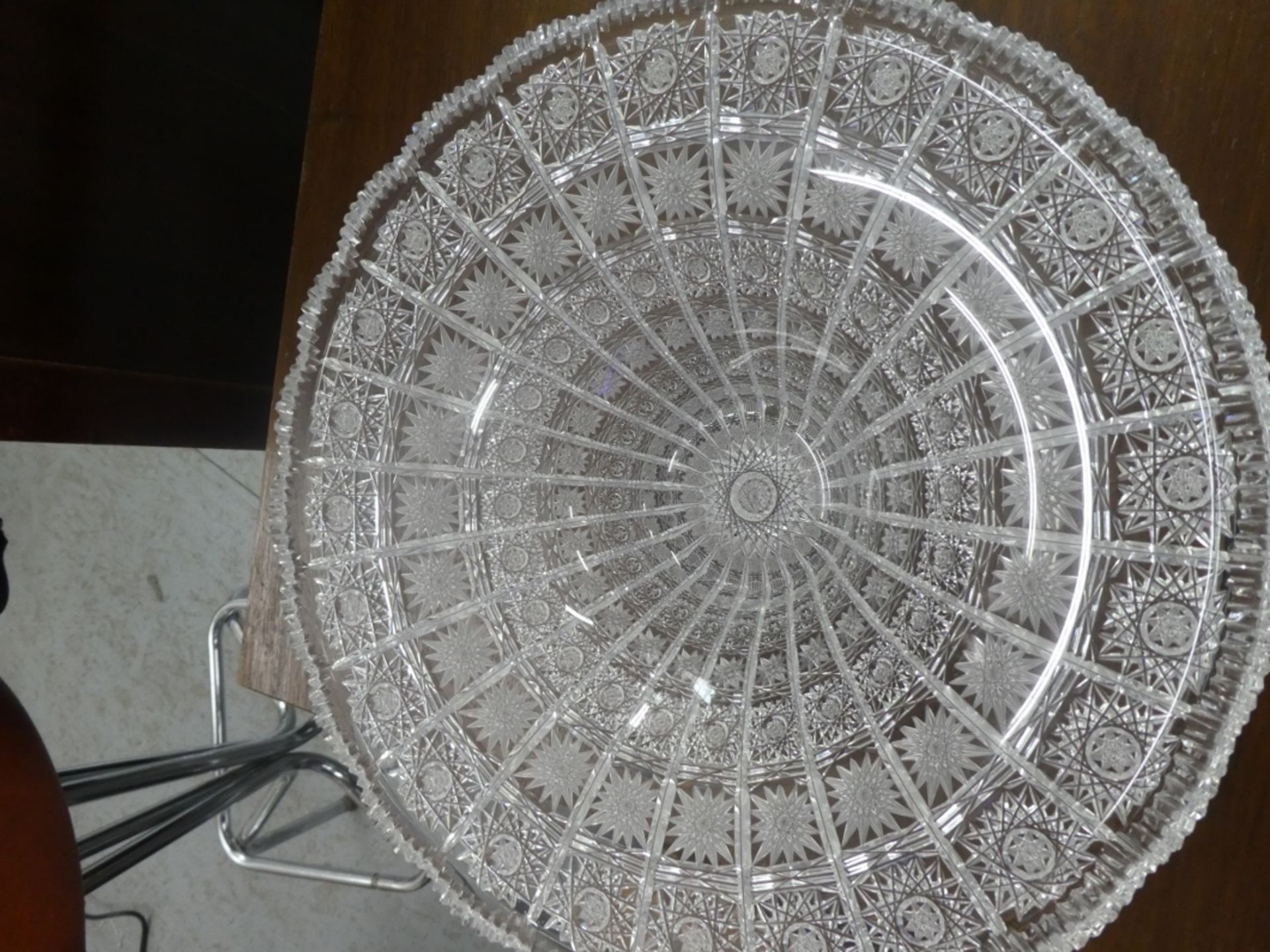 CRYSTAL FRUIT BOWL 12" & CRYSTAL VASE 9.5" - Image 4 of 5