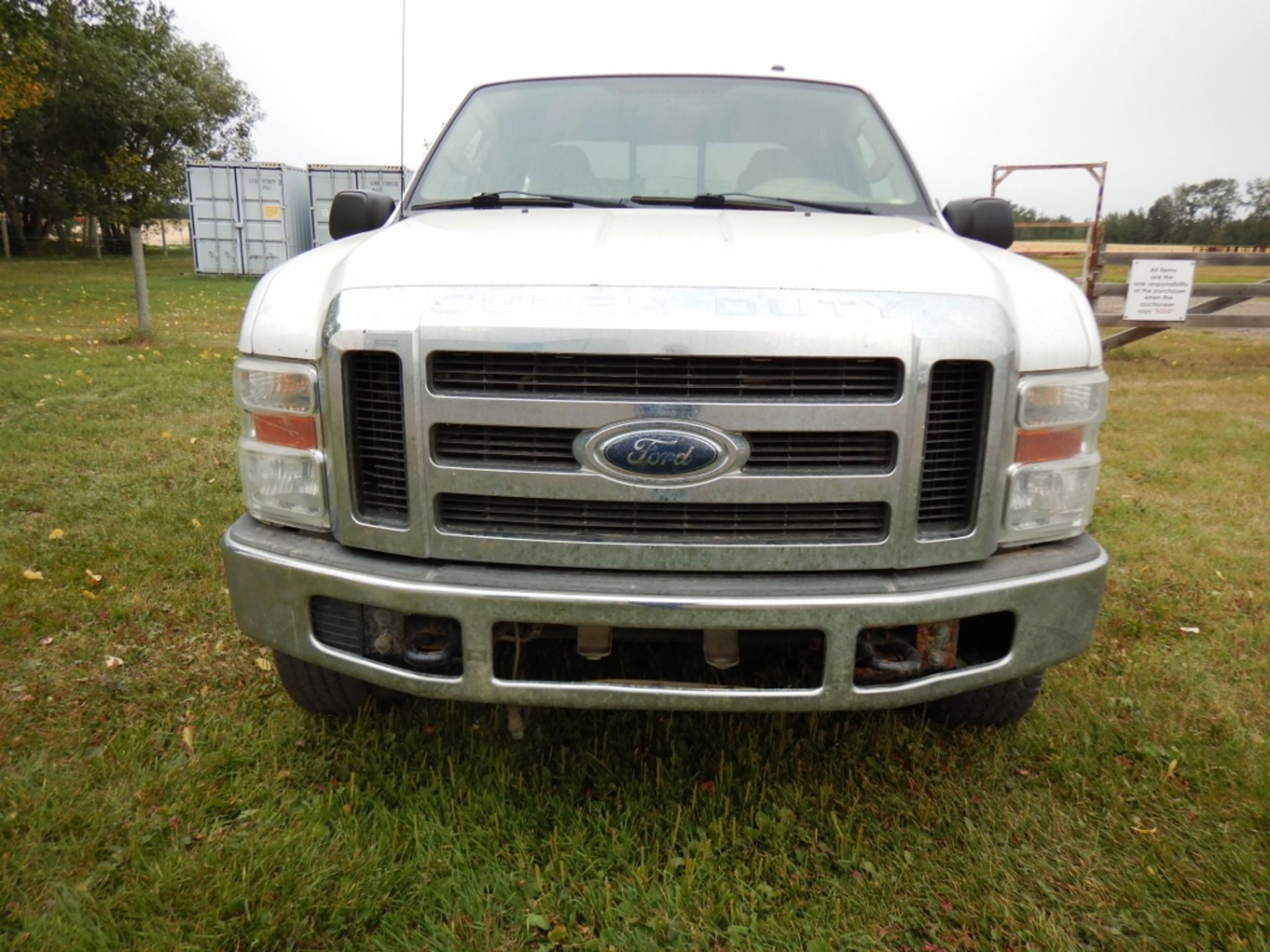 2007 FORD F350 XLT 4X4 V8 P/U TRUCK, A/T, CREW CAB, 8FT BOX (DAMAGED), 362,299 KM'S SHOWING - Image 4 of 10