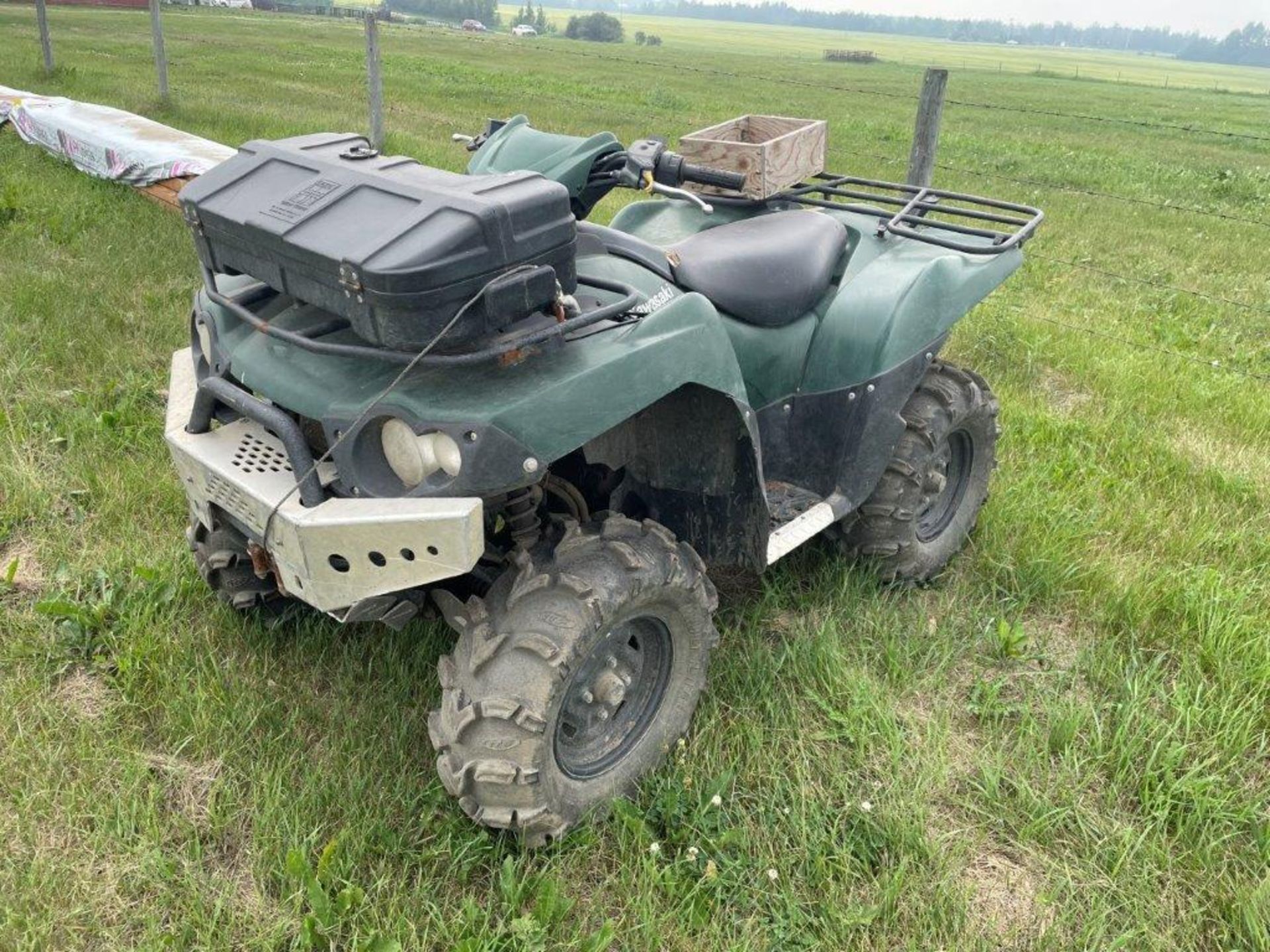 2007 KAWASAKI BRUTE FORCE 750 ATV 4X4 AUTO 1761 KM'S SHOWING, W/ WINCH, POLY ATV BOX, SPARE BELT, - Image 2 of 6