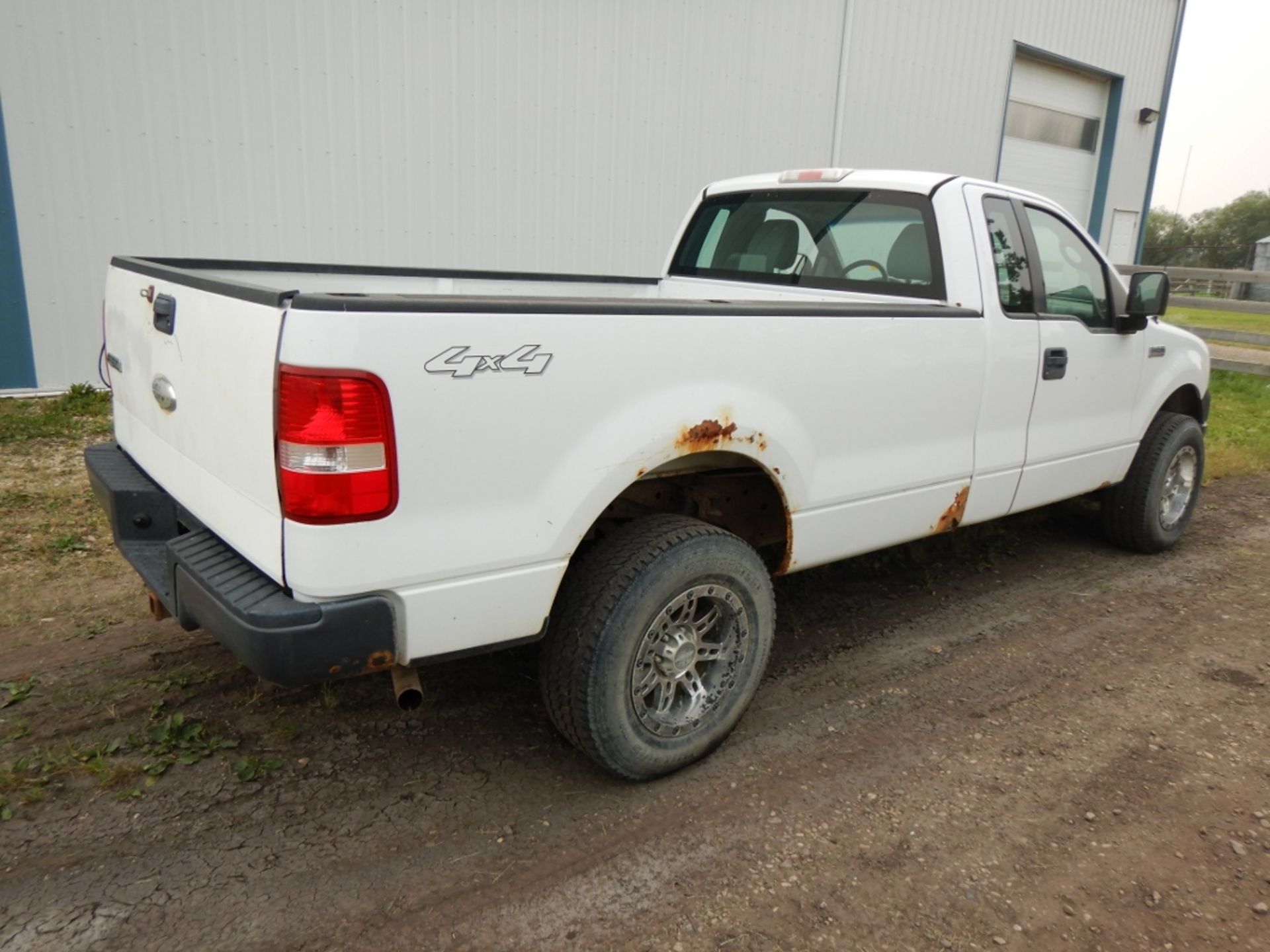 2005 FORD F150 4X4 REGULAR CAB, LONG BOX, P/U, 5.4L TRITON ENGINE, A/T, A/C, CLOTH, 305,346 KM'S - Image 13 of 21