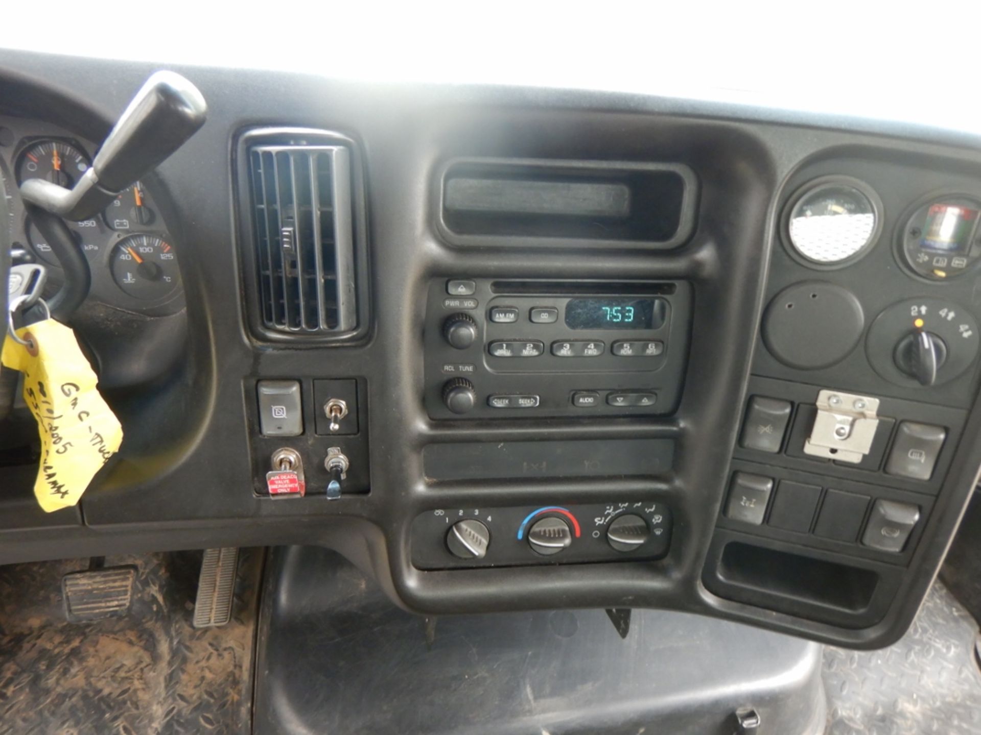 2006 GMC TOP KICK C5500 4X4 CREW CAB, DURAMAX DIESEL, AUTO ALLISON TRANSMISION, 278,692 KM'S SHOWING - Image 11 of 33