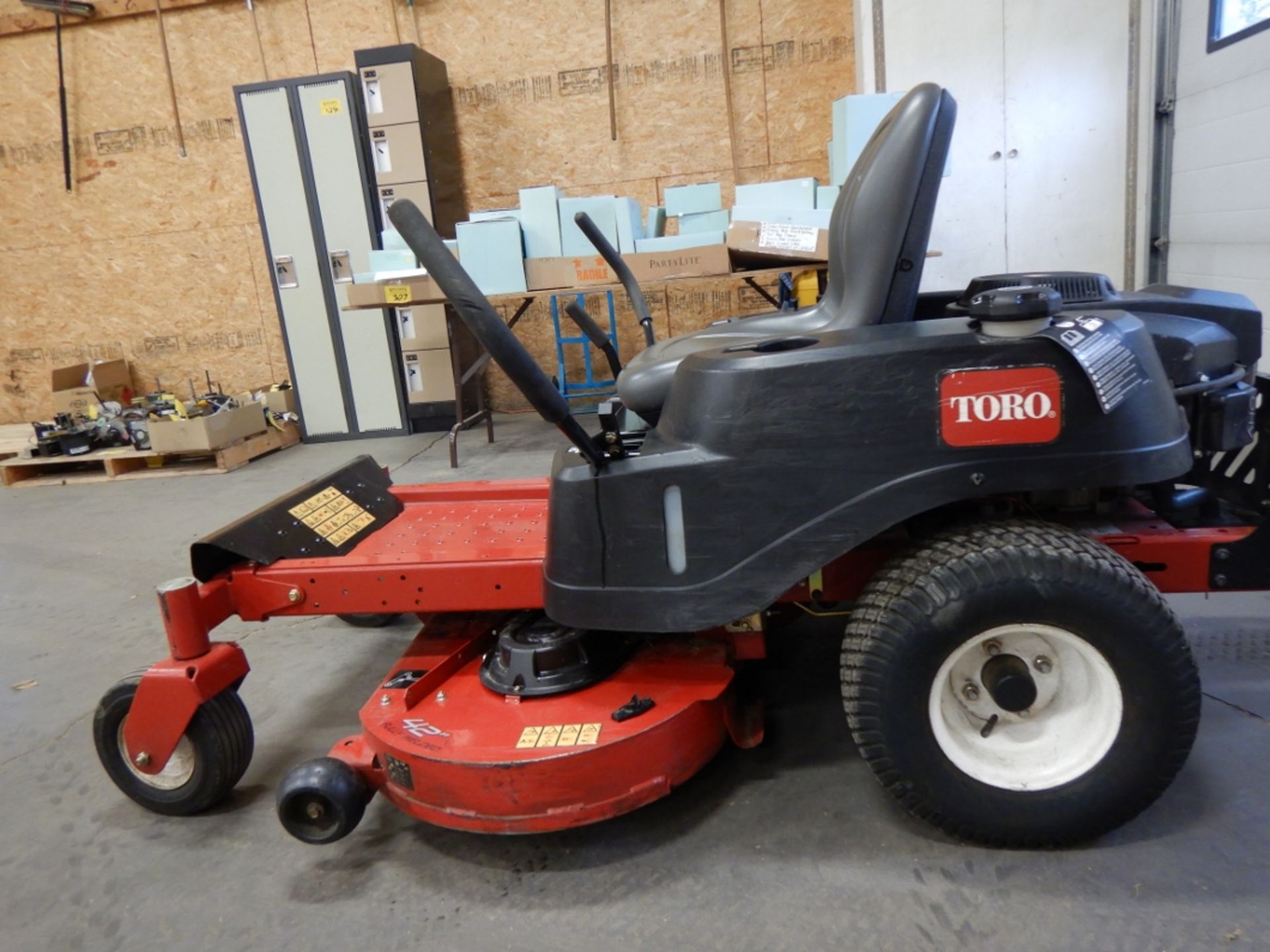 2018 TORO TIME CUTTER MX4200 RIDING MOWER, W/ 42" MOWER, SMART SPEED CONTROL - GREAT CONDITION