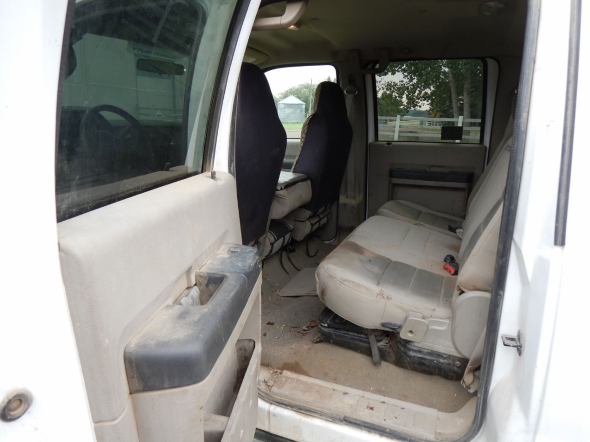 2007 FORD F350 XLT 4X4 V8 P/U TRUCK, A/T, CREW CAB, 8FT BOX (DAMAGED), 362,299 KM'S SHOWING - Image 7 of 10