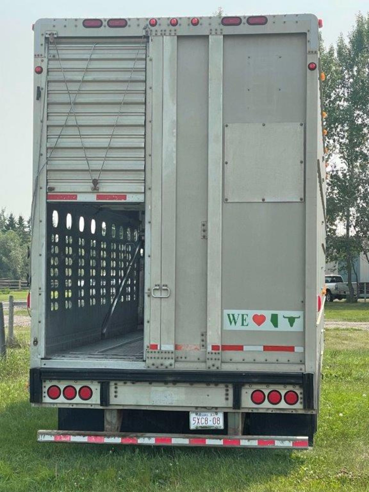 2008 WILSON 53FT TRIDEM LIVESTOCK TRAILER MOD. PSDCL-402 W/NOSE DECKING, ALUM., CURRENT CVIP - Image 6 of 24