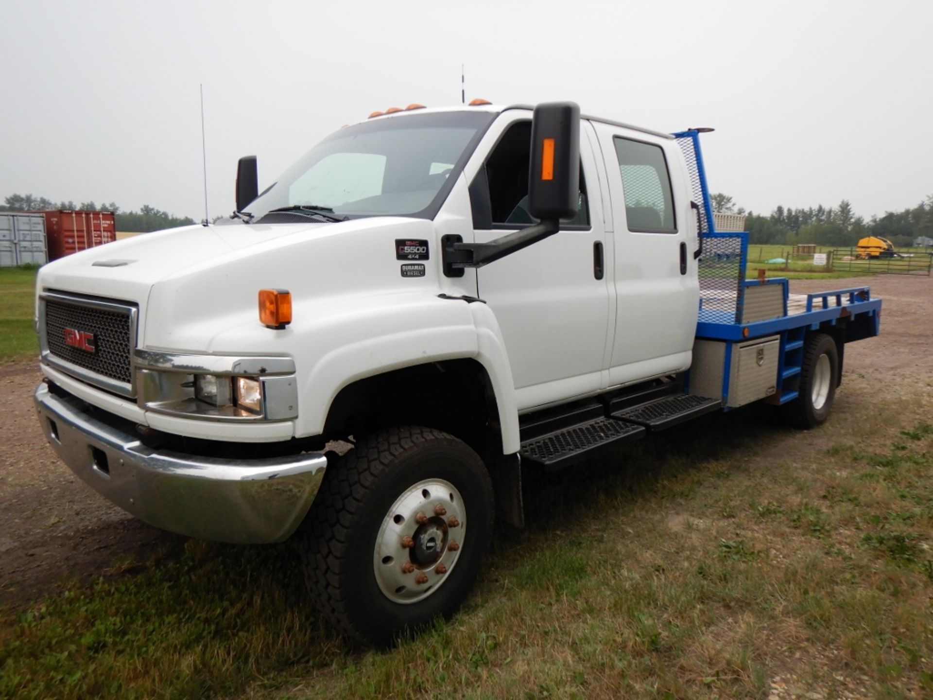 2006 GMC TOP KICK C5500 4X4 CREW CAB, DURAMAX DIESEL, AUTO ALLISON TRANSMISION, 278,692 KM'S SHOWING - Image 2 of 33