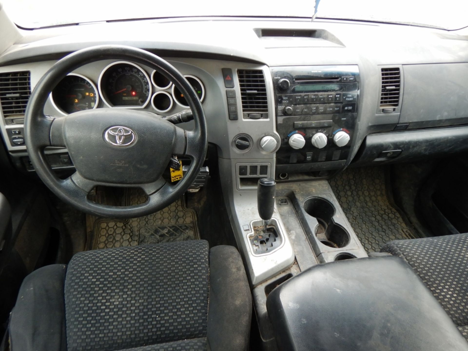 2007 TOYOTA TUNDRA 4X4 P/U W/ 5.7L V8, A/T, QUAD CAB, CLOTH INT., 6FT BOX, 508,273 KM'S SHOWING - Image 10 of 21