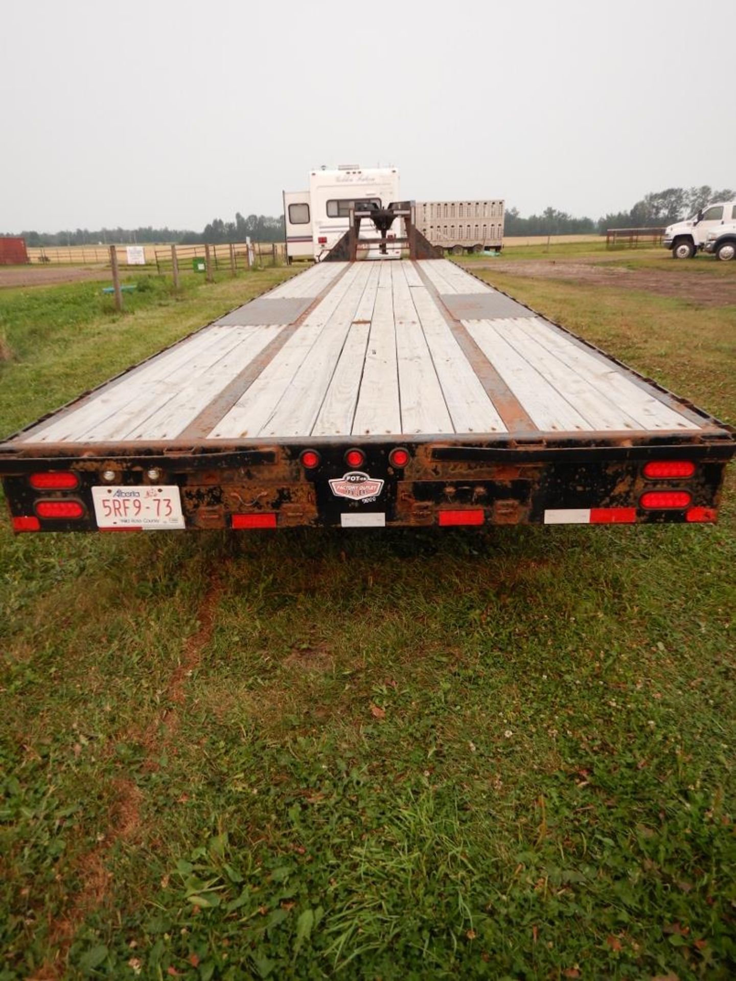2018 BIG TEX 8.5X40FT 22GN HD FLAT DECK TRAILER, TANDEM DUALLY, 23,900 LBS GVWR, 48IN SPREAD - Image 9 of 21