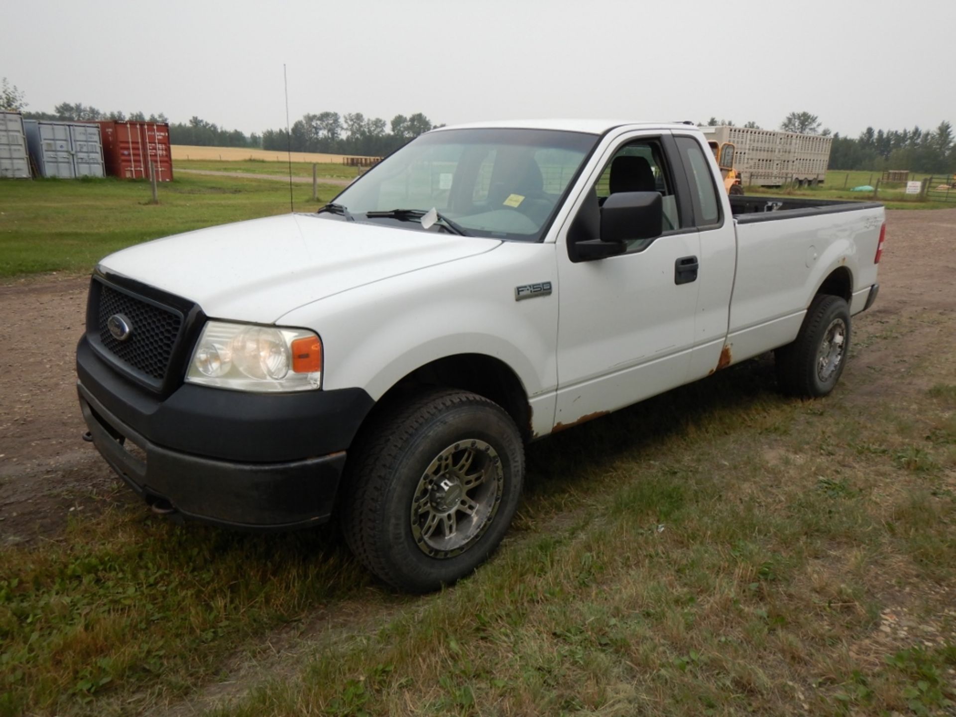 2005 FORD F150 4X4 REGULAR CAB, LONG BOX, P/U, 5.4L TRITON ENGINE, A/T, A/C, CLOTH, 305,346 KM'S - Image 16 of 21