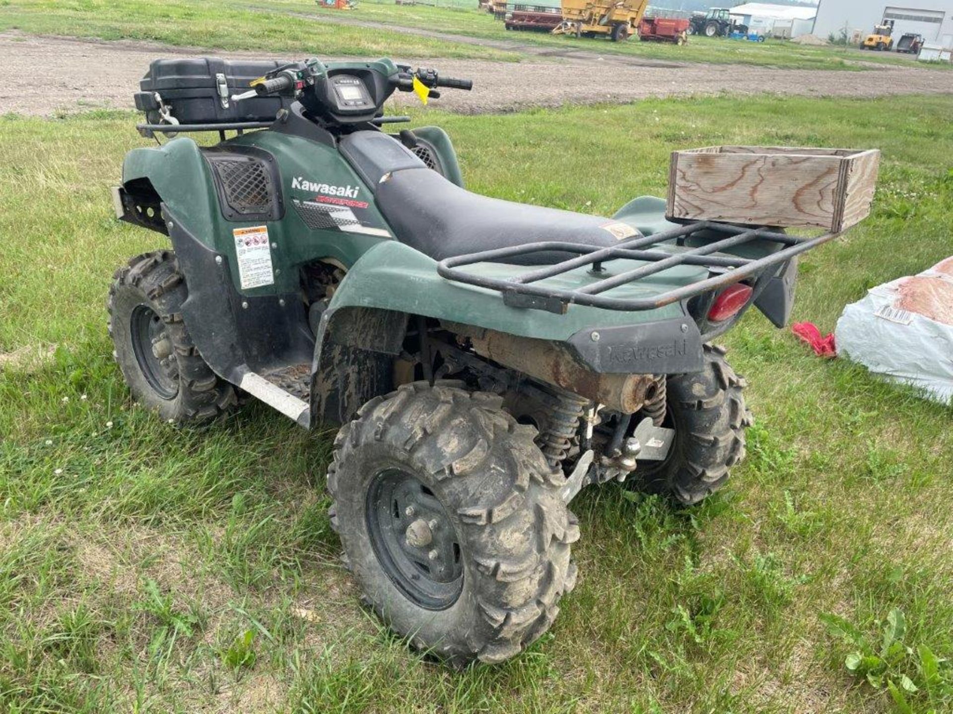 2007 KAWASAKI BRUTE FORCE 750 ATV 4X4 AUTO 1761 KM'S SHOWING, W/ WINCH, POLY ATV BOX, SPARE BELT, - Image 3 of 6