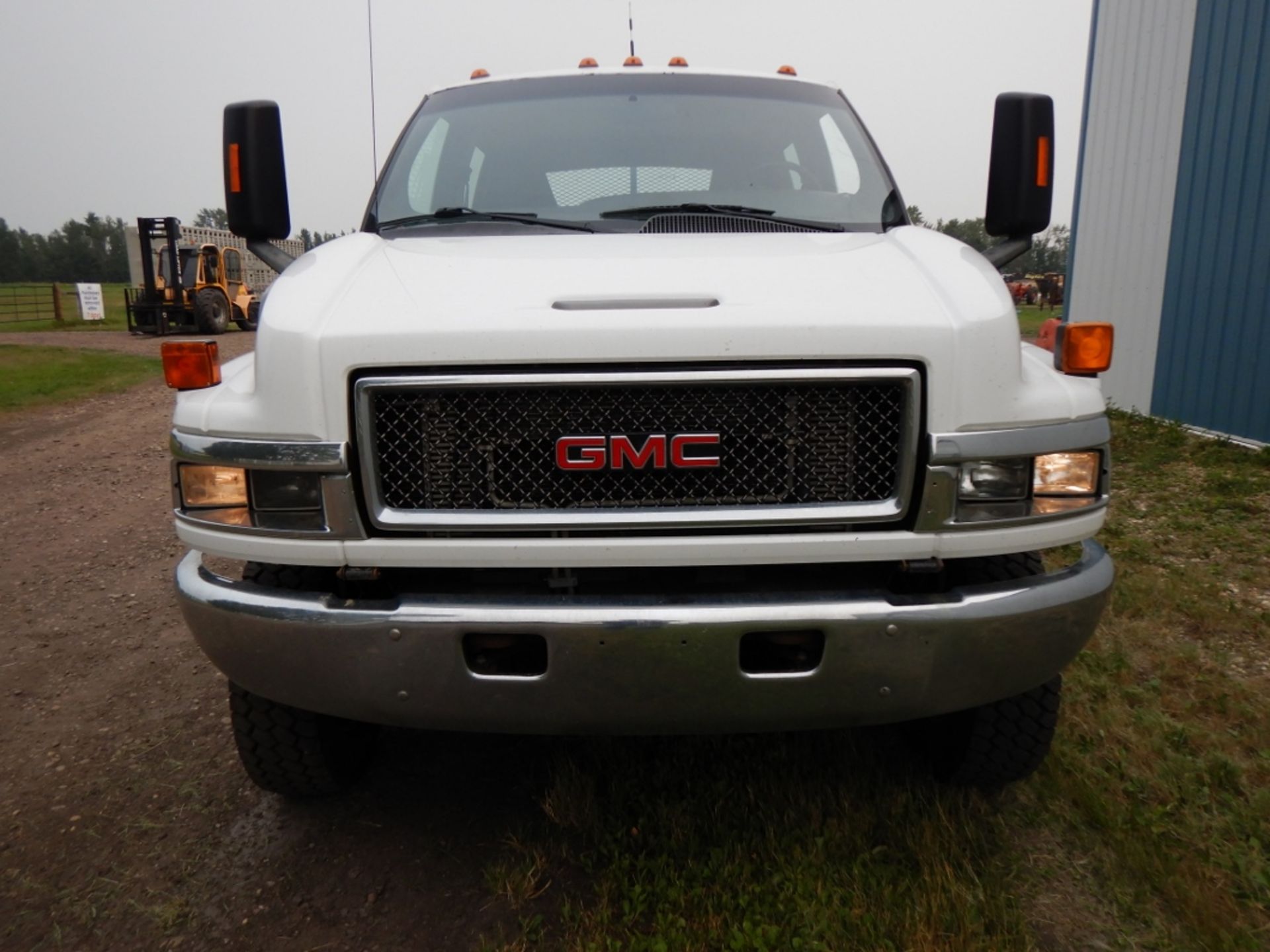 2006 GMC TOP KICK C5500 4X4 CREW CAB, DURAMAX DIESEL, AUTO ALLISON TRANSMISION, 278,692 KM'S SHOWING - Image 16 of 33