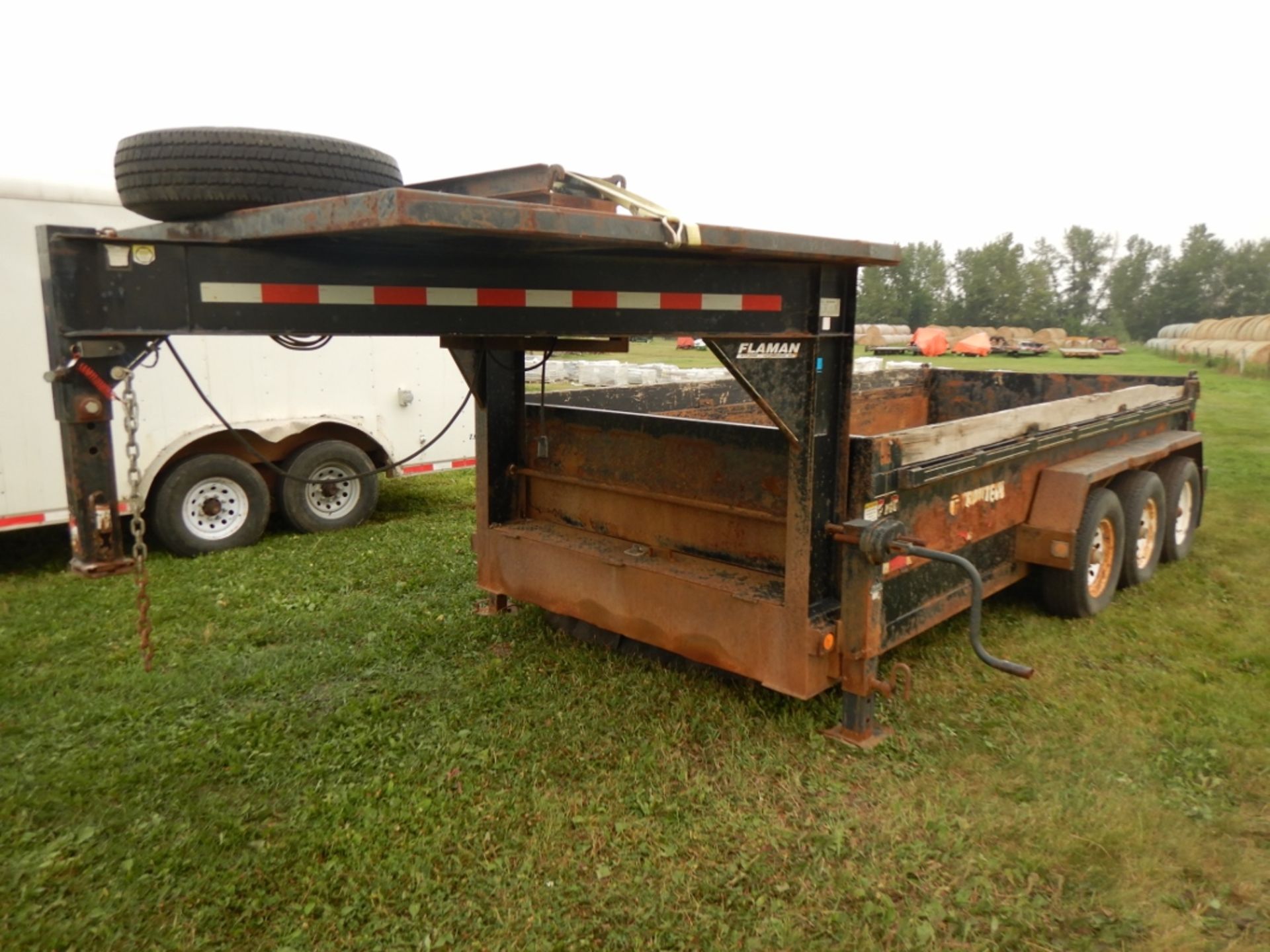 2008 TRAILTECH 16FT GN HYD. DUMP TRAILER, TRI-AXLE, 21,000 GVWR, W/ GN DECK, RAMPS, 13,200LBS - Image 11 of 15