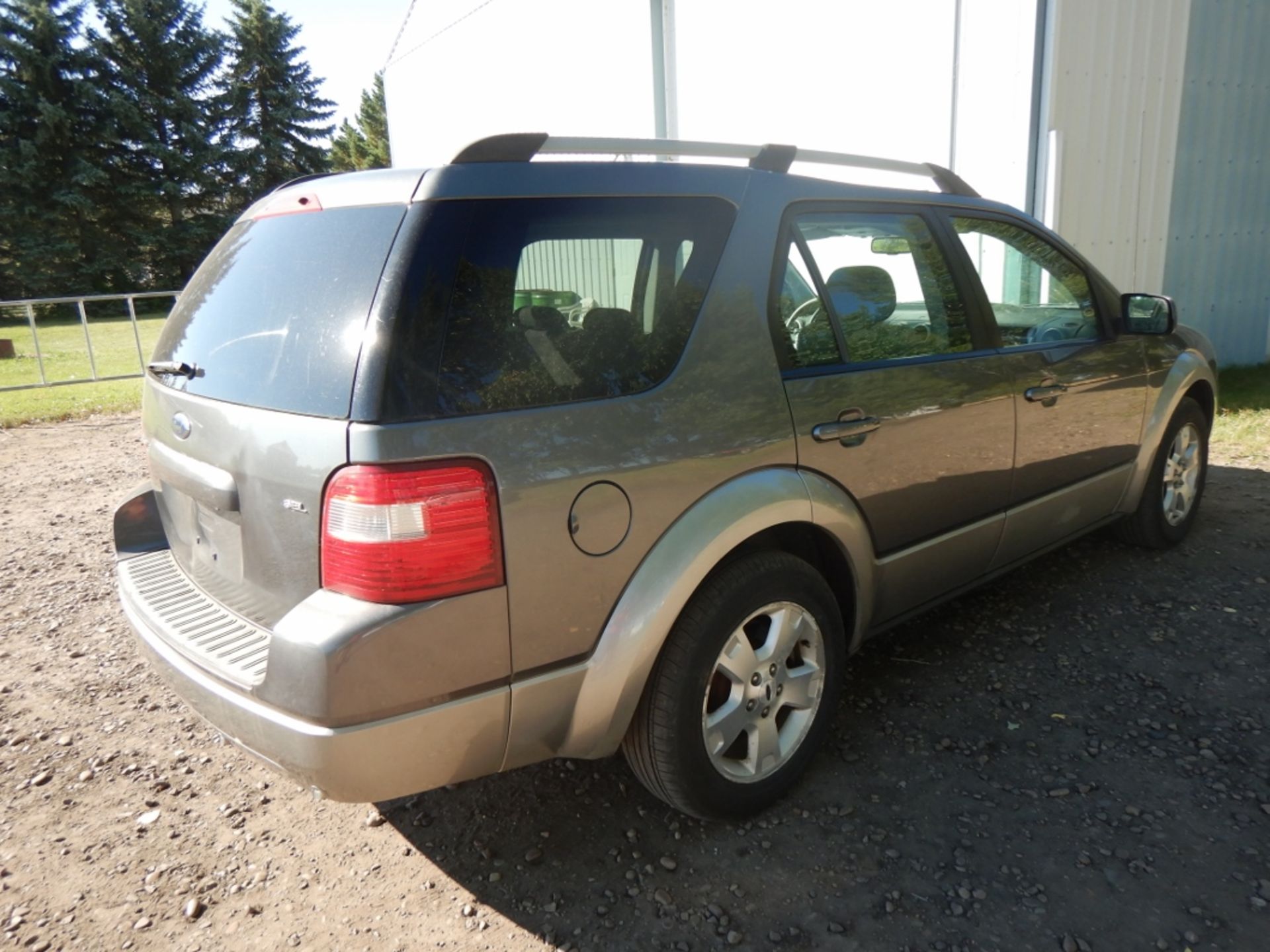 2006 FORD FREESTYLE AWD, 7 PASSENGER HATCH BACK, W/ CLOTH, ROOF RACK, POWER DRIVER SEAT, 255,706 KM - Image 3 of 13