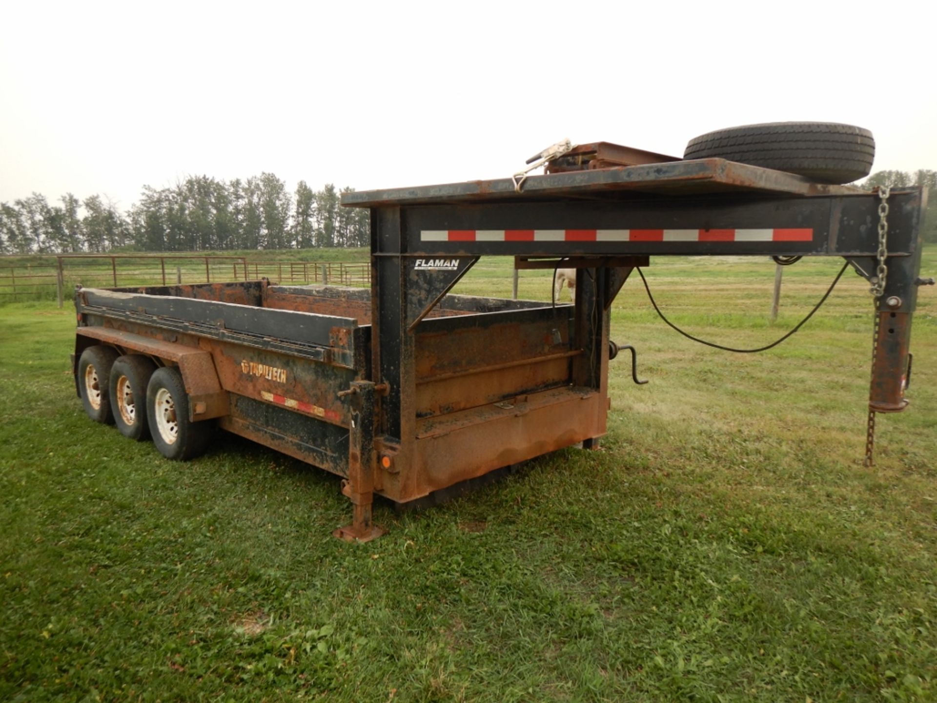 2008 TRAILTECH 16FT GN HYD. DUMP TRAILER, TRI-AXLE, 21,000 GVWR, W/ GN DECK, RAMPS, 13,200LBS - Image 13 of 15