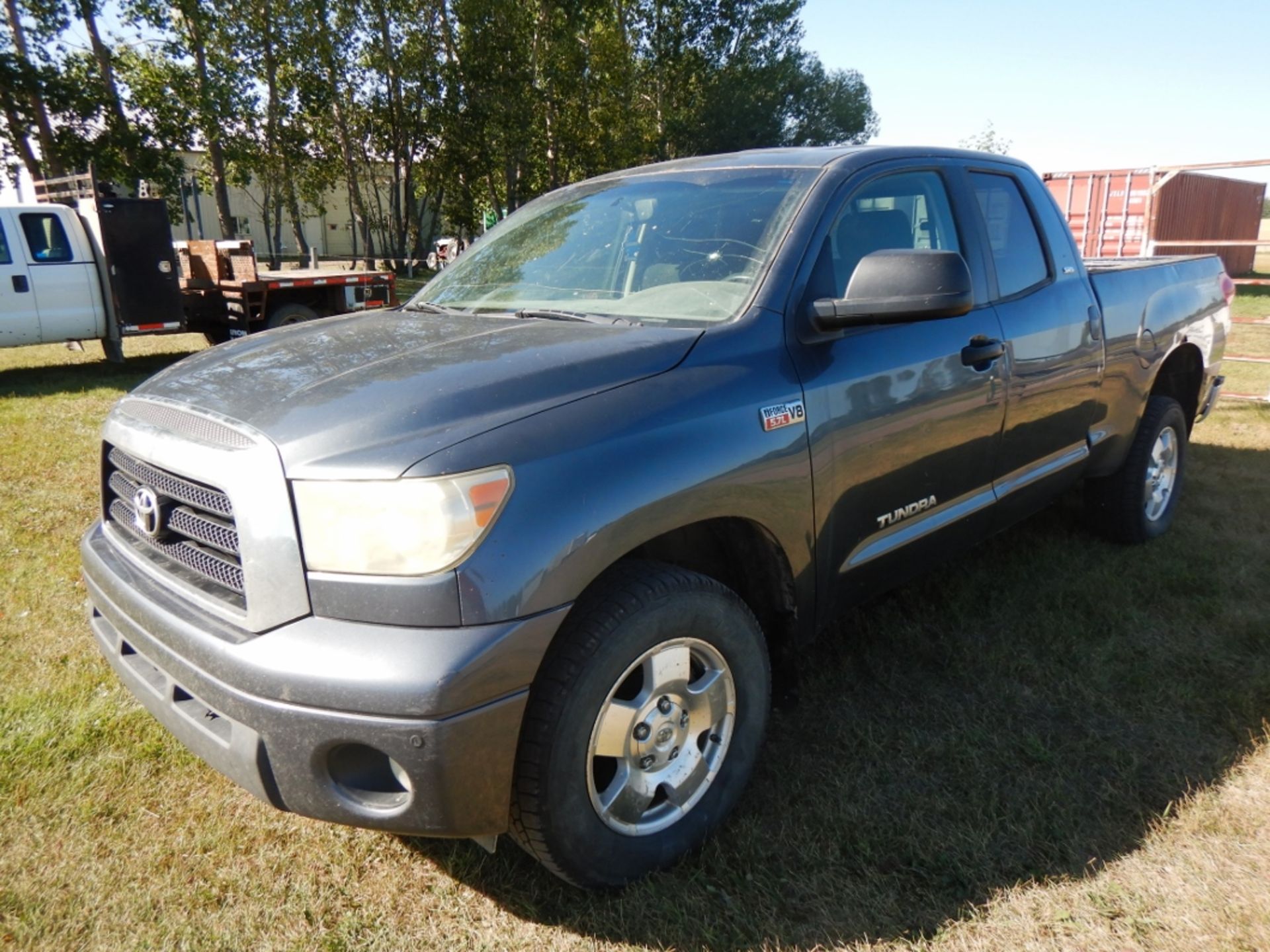 2007 TOYOTA TUNDRA 4X4 P/U W/ 5.7L V8, A/T, QUAD CAB, CLOTH INT., 6FT BOX, 508,273 KM'S SHOWING