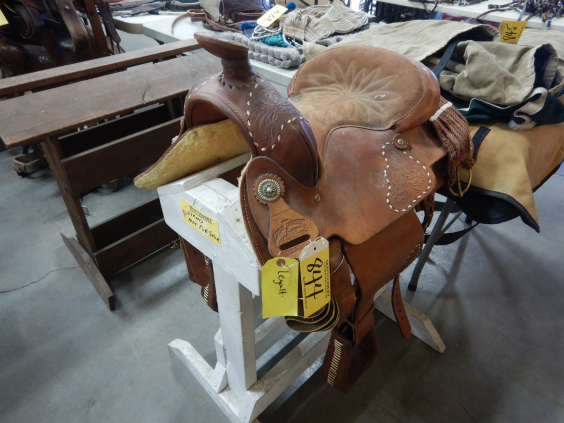 SOMETHING COMPANY 21504 .3 STOCK SADDLE 15 INCH SEAT, 13 INCH FORK, FULL RIG