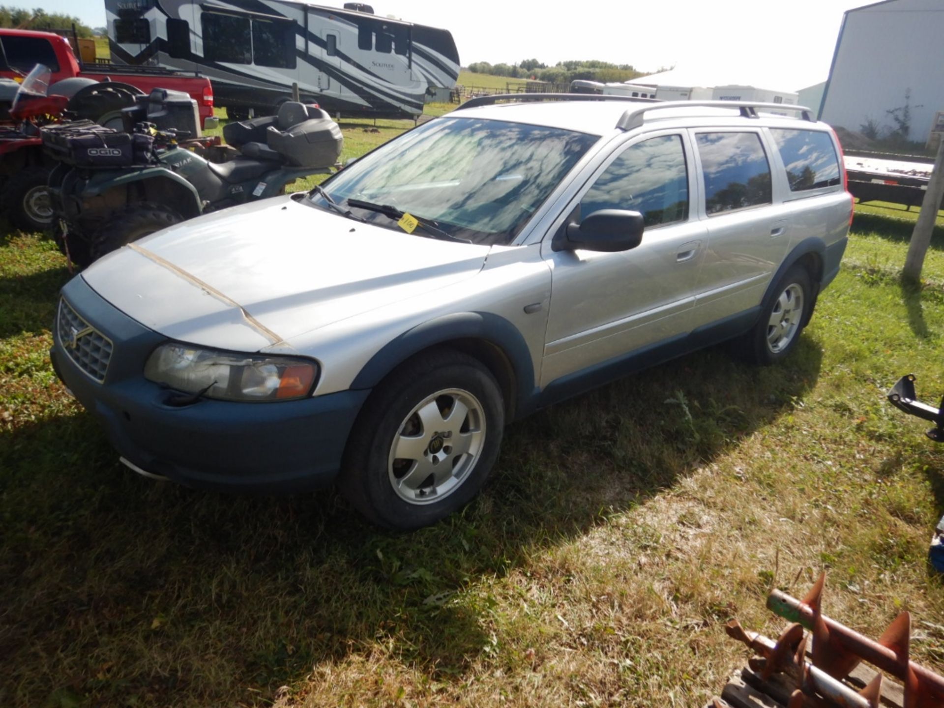 2001 VOLVO V70XC ALL-WHEEL DRIVE STATION WAGON, S/N YV1SZ58D111039561, 450,837 KM SHOWING