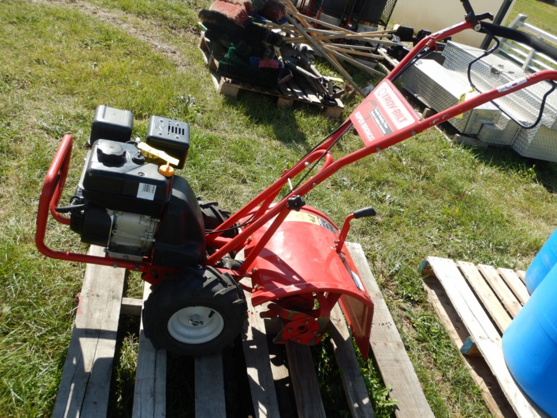 TROY BUILT SUPER BRONCO REAR TINE ROTOTILLER, MODEL 21A-65M8563, S/N 1C255K40398