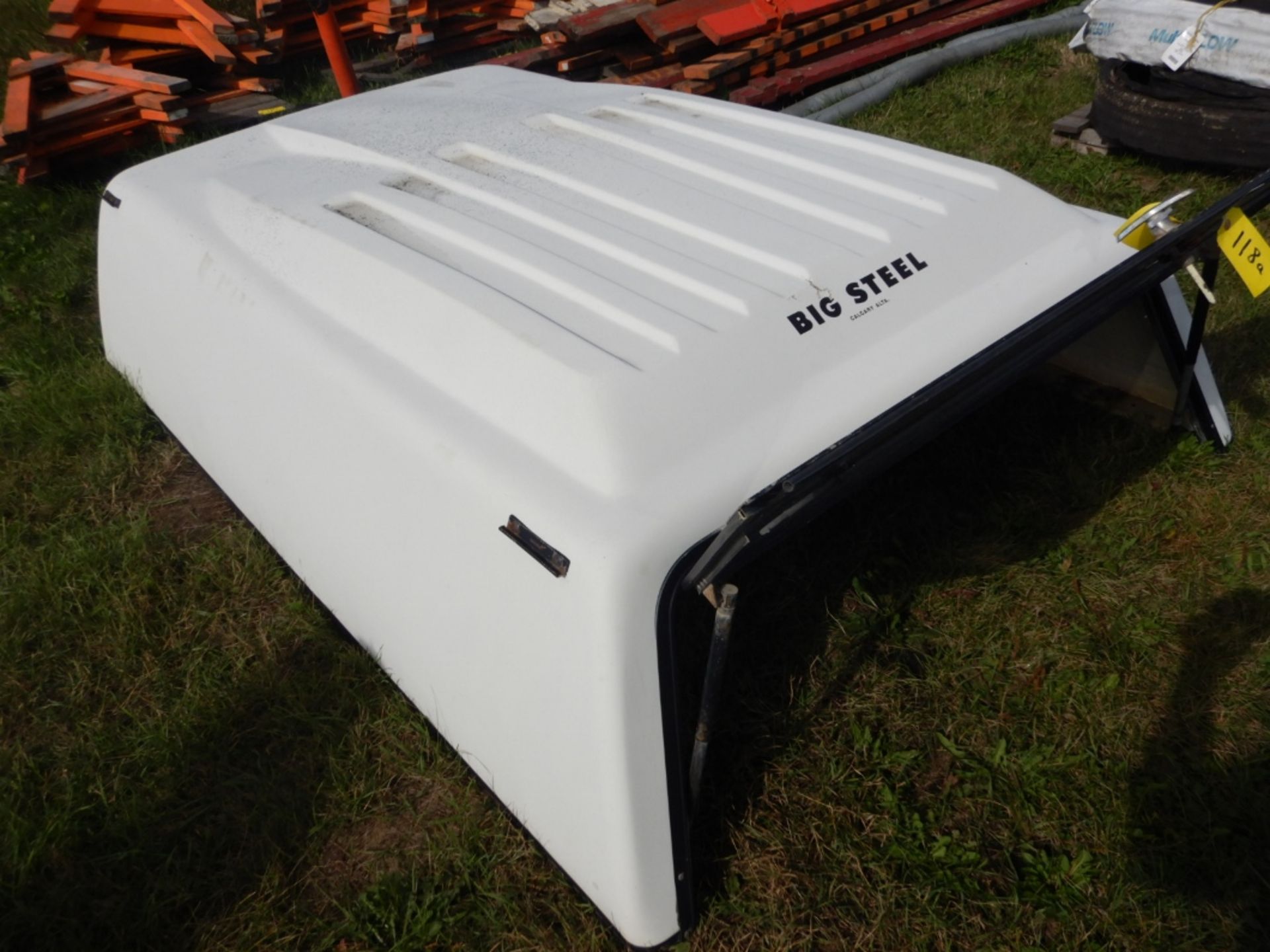 BIG STEEL FIBERGLASS 8FT TRUCK TOPPER