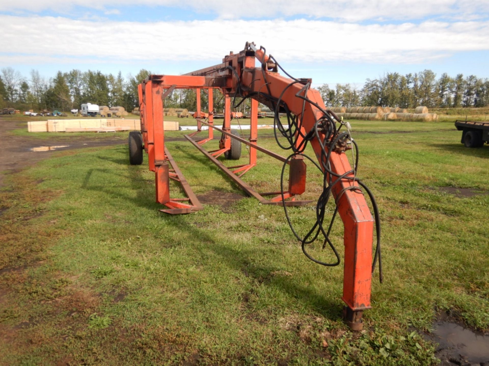 GN INLAND 8 ROUND BALE HANDLER - Image 3 of 6