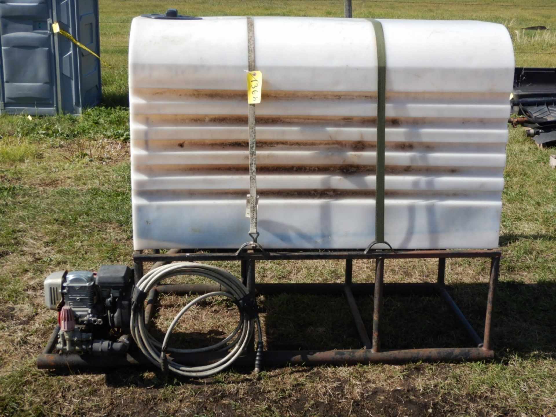 POLY TANK W/HONDA PUMP & RACK - Image 3 of 4