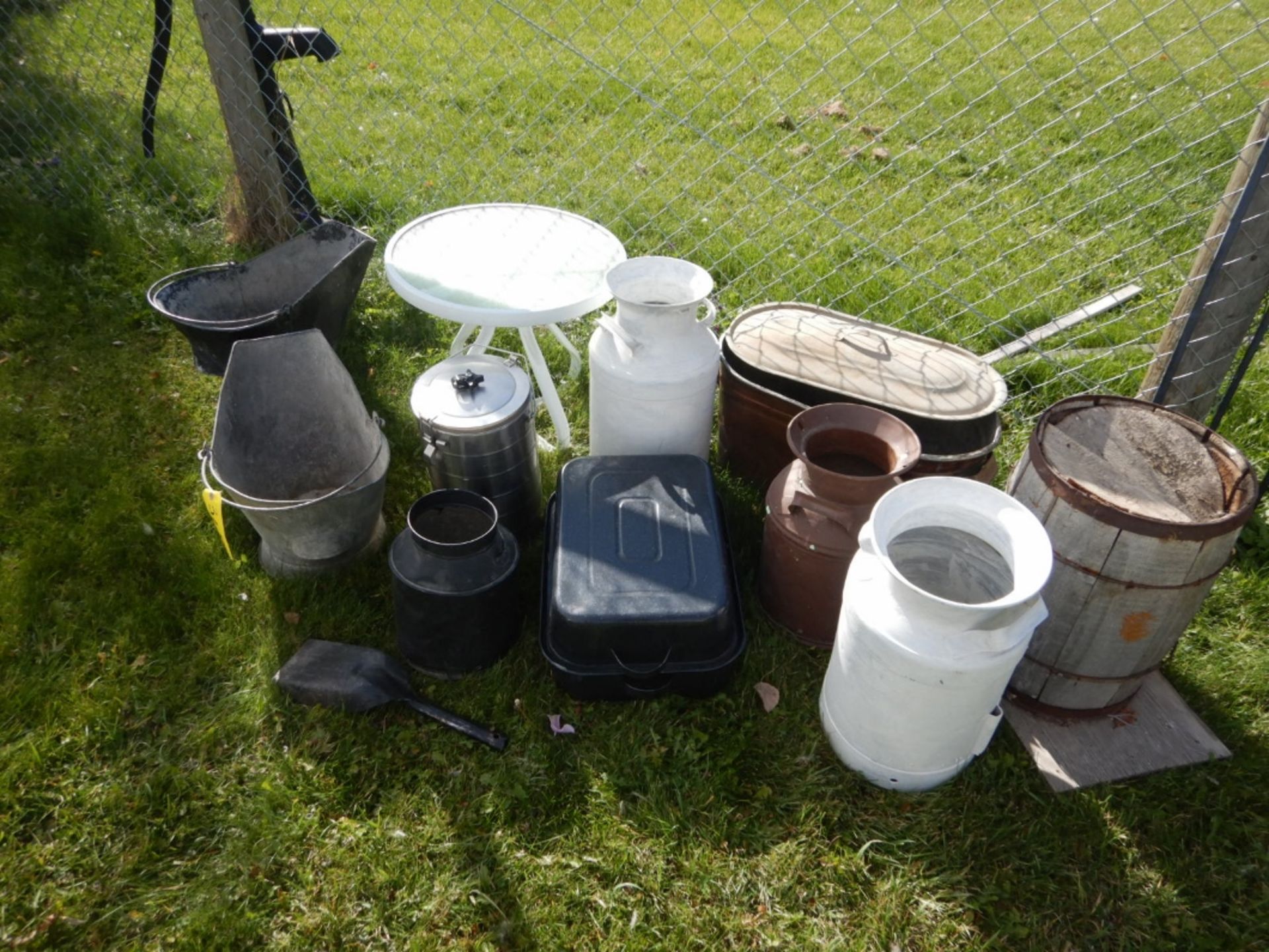 L/O ASSORTED COAL PAILS, CREAM CANS, COPPER WASH BOILER, LARGE ROASTER PAN, ETC - Image 4 of 4