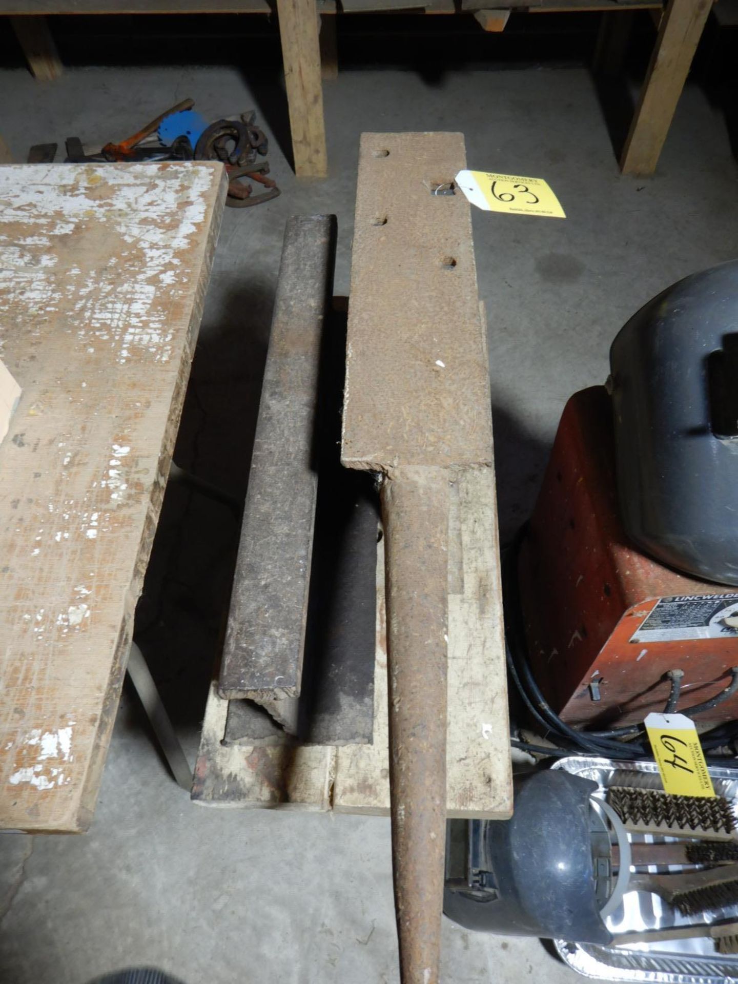 SHOP BUILT ANVIL, 36"L X 10" H, LENGTH OF RR IRON RAIL, 7"H X 2.5"WX24"L