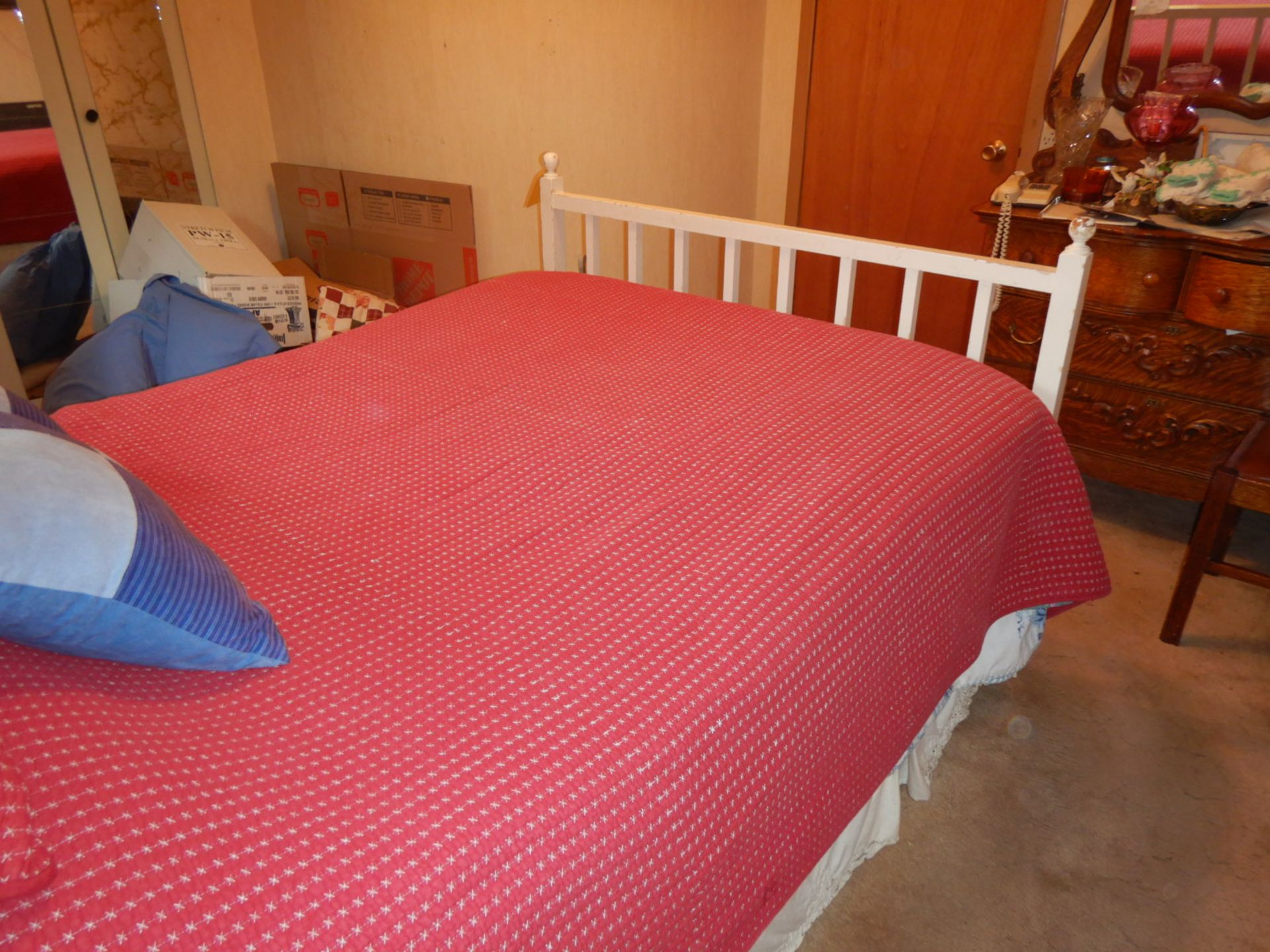 PAINTED IVORY WOODEN 52" HEAD & FOOT BOARD W/RAILS, MATRESS & BEDDING NOT INCLUDED - Image 2 of 3