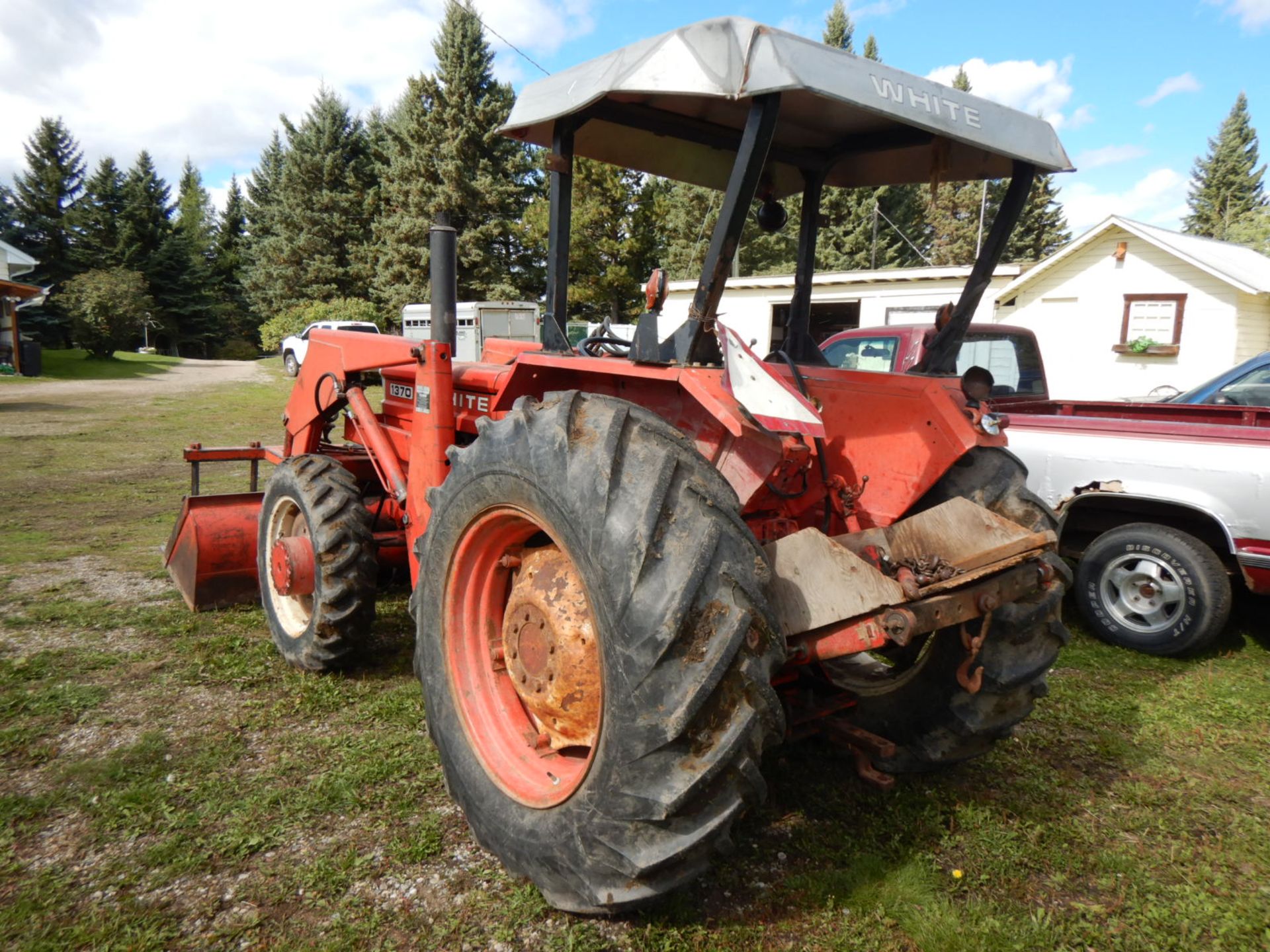 WHITE 1370 FWD DIESEL 54 HP A TRACTOR W/ CANOPY 3 PT, FEL & GRAPPLE 5328 HRS S/N 774963 - Image 2 of 5