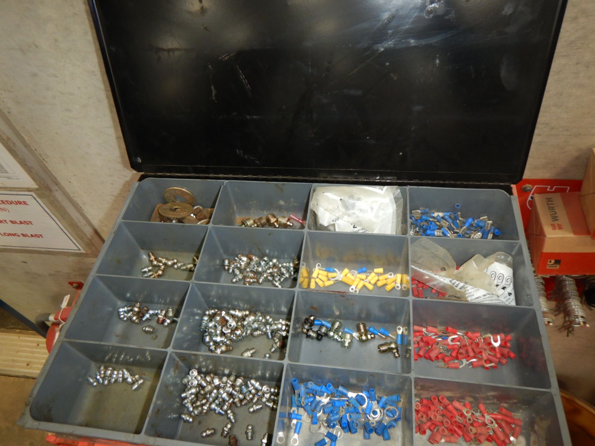 WURTH 4-DRAWER ASSORTMENT CABINET W/ 5 TRAYS, BOLTS, GREASE NIPPLES, COTTER PINS, ETC. - Image 2 of 6