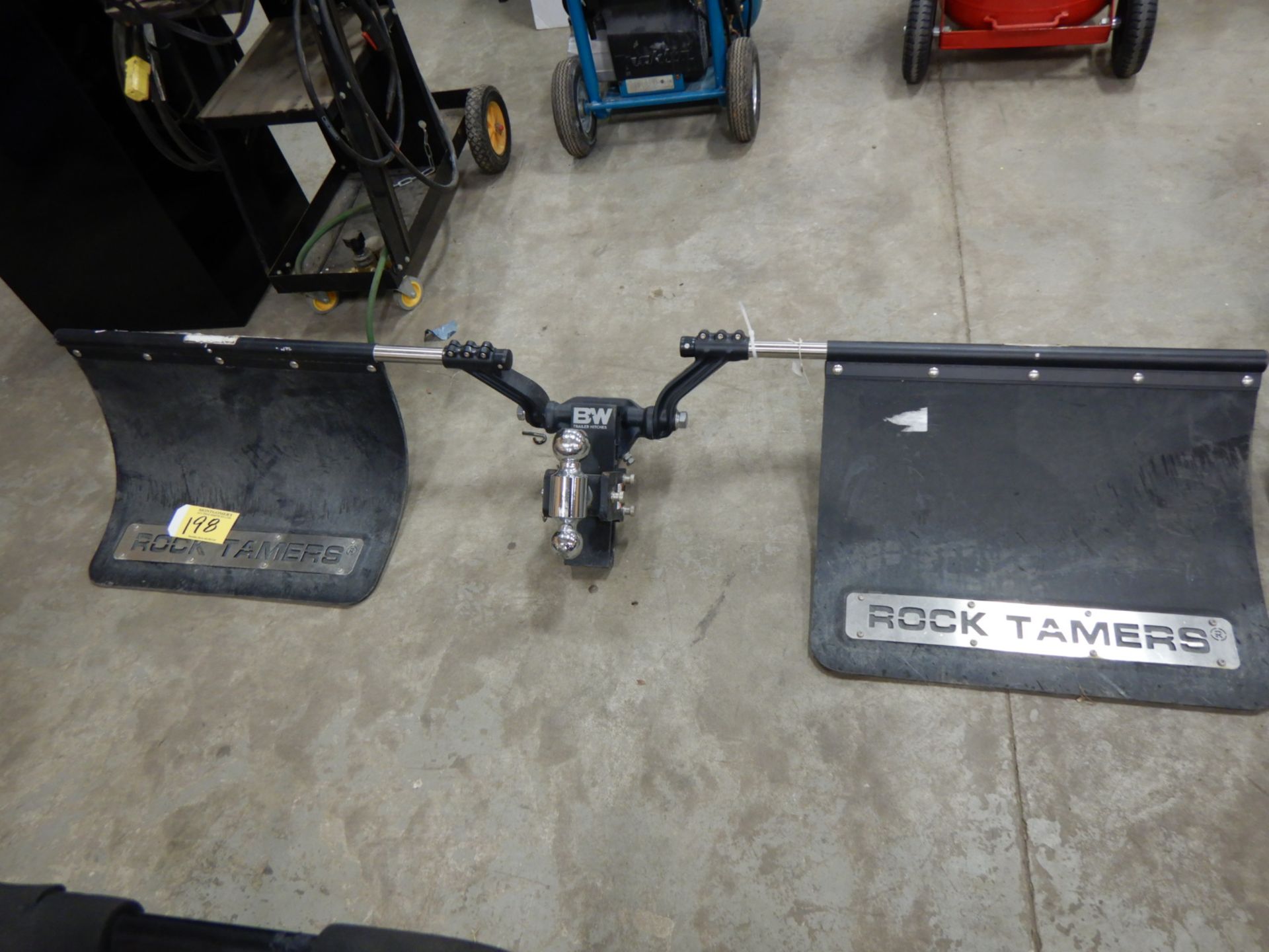A76 BW TRAILER HITCH W/ROCK TAMER MUD FLAP PROTECTION SYSTEM - Image 3 of 3
