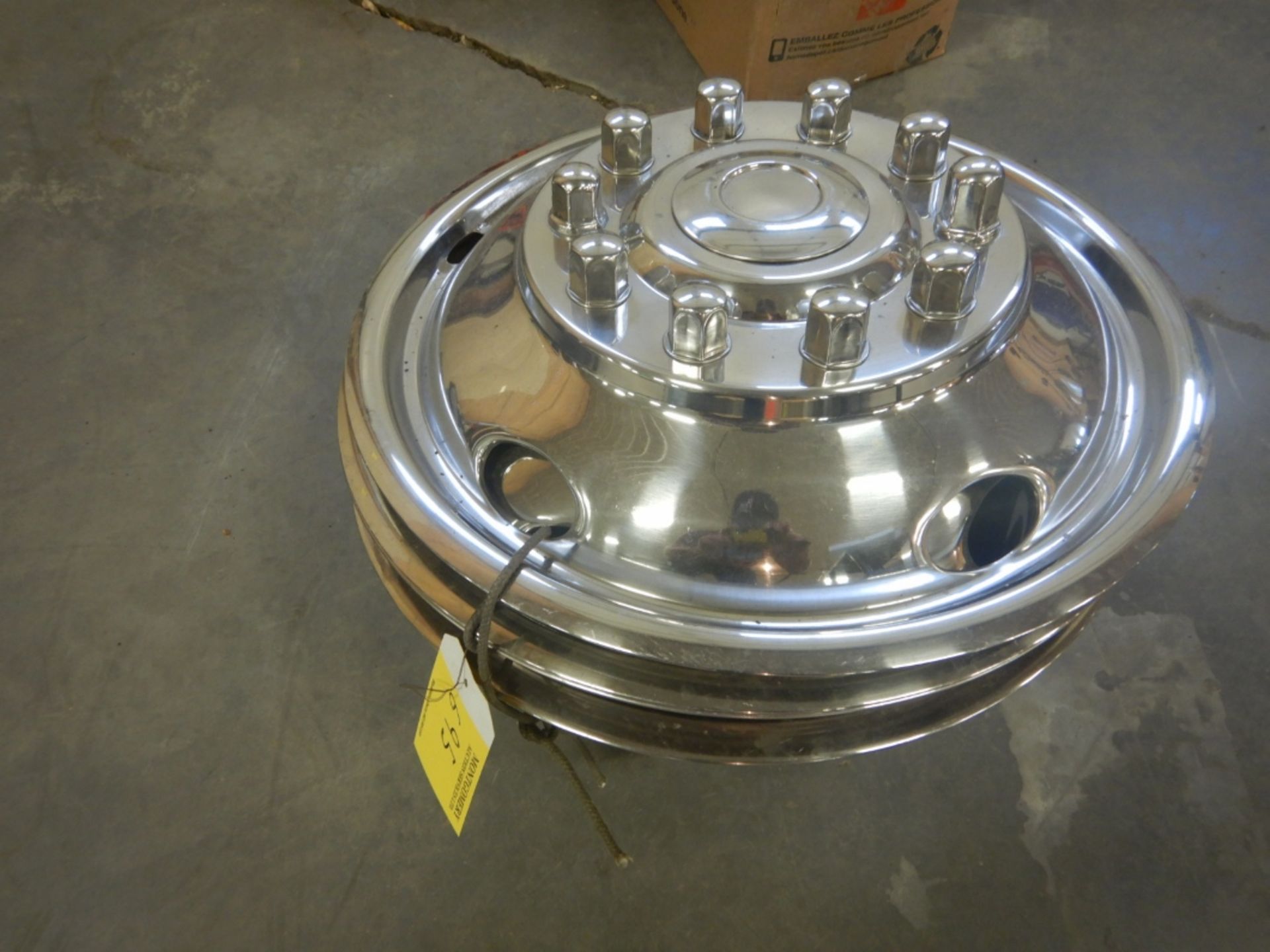 DUALLY TRUCK HUBCAP COVERS 2 FRONTS AND 2 REARS - 21IN