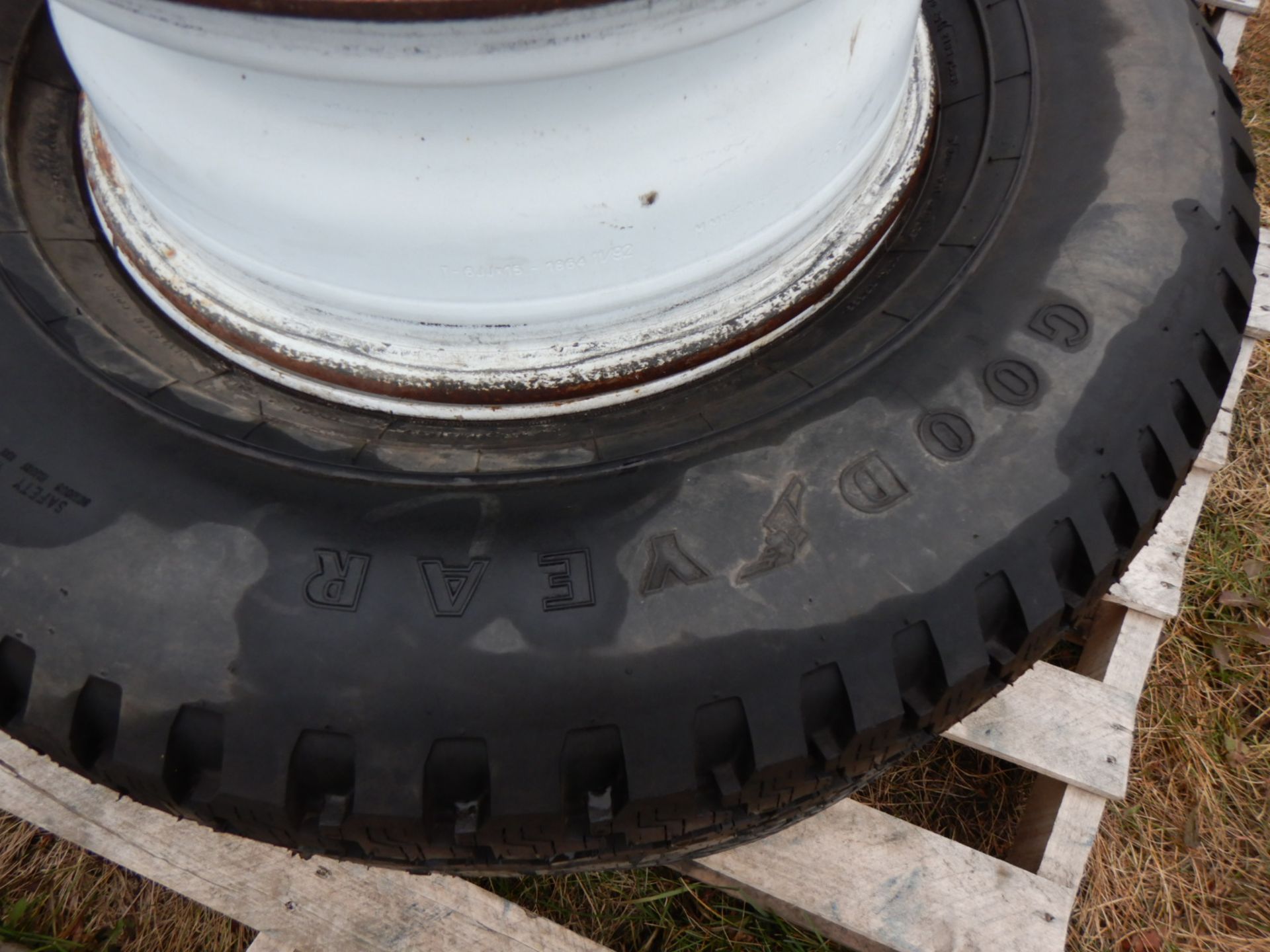 TIRES AND RIMS 6 BOLT 2 RIMS 2 TIRES - Image 3 of 3