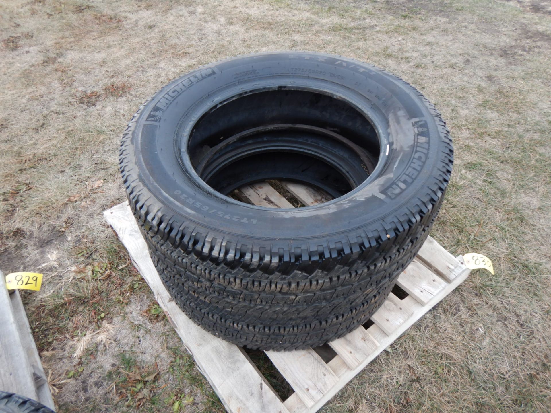 L/O 2-MICHELIN TIRES 275/65R20