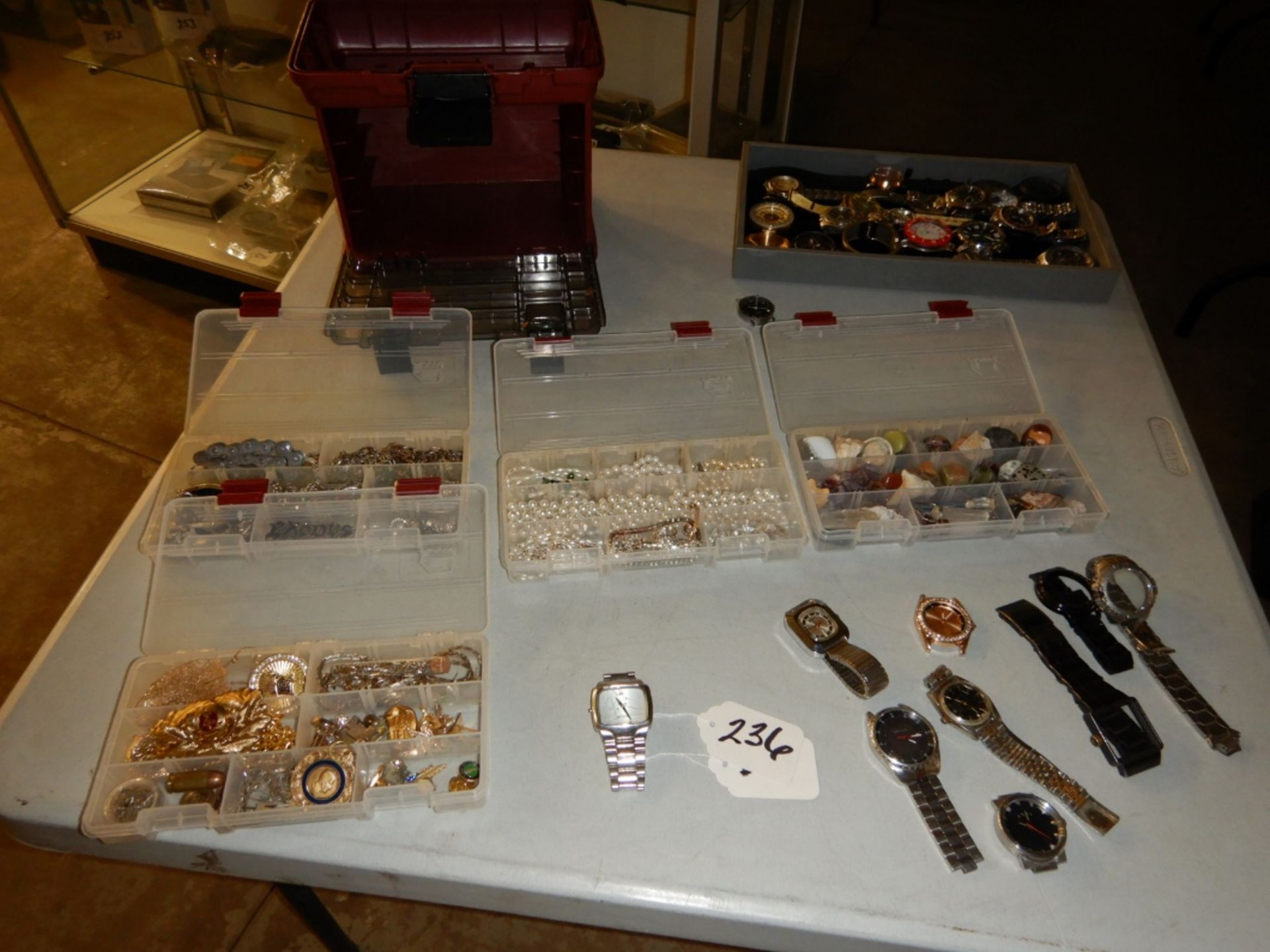 B73 L/O COSTUME JEWELRY, WATCHES, ETC.