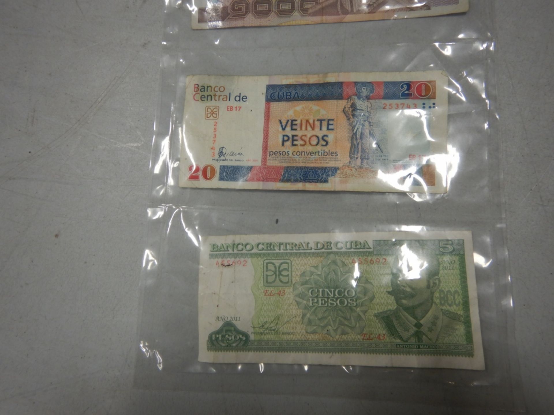 B93 MISC FOREIGN CURRENCY - Image 5 of 7