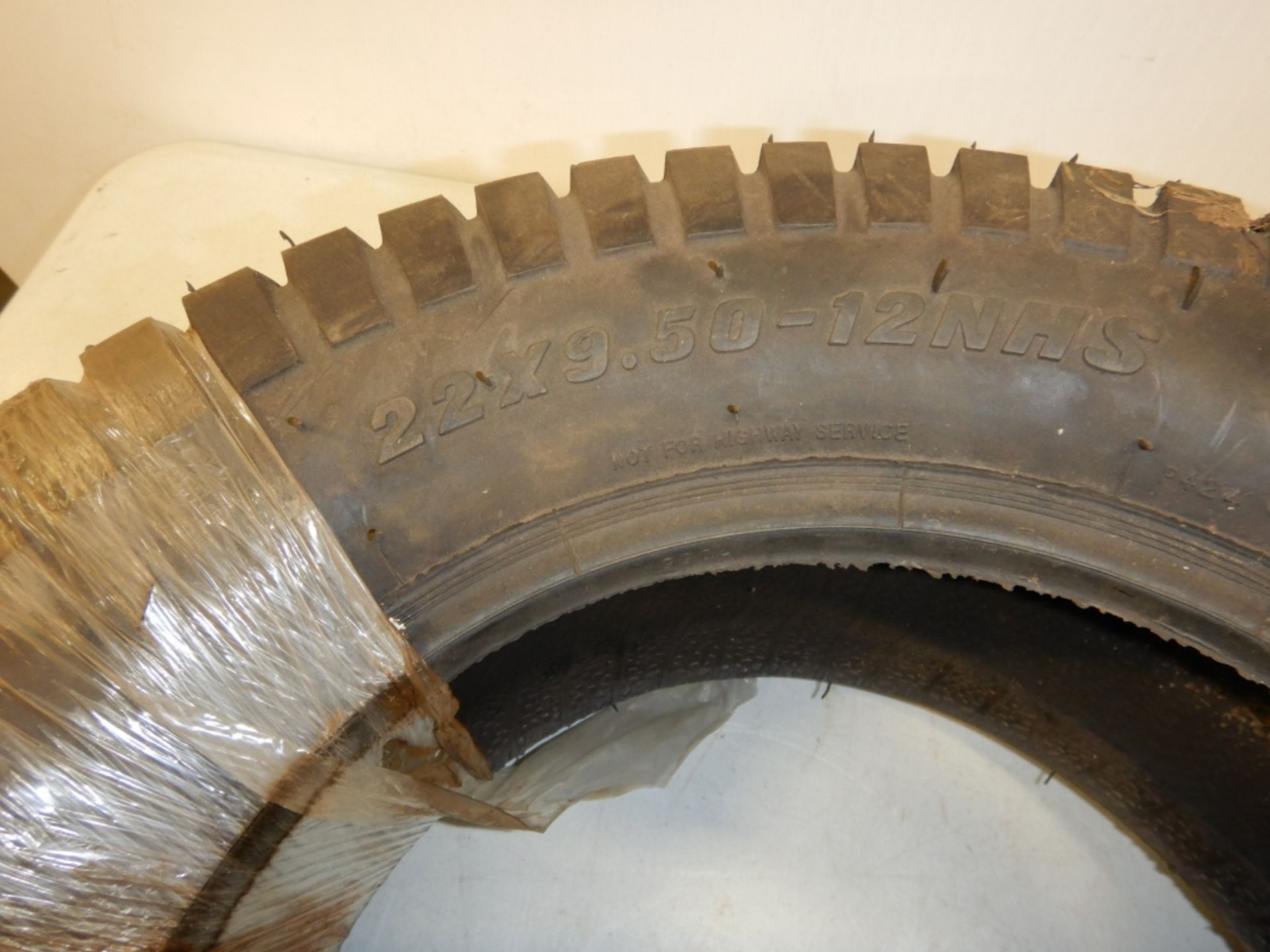 CARLISLE 22X9.50-12NHS TURF-SAVER TIRE - NEW - Image 2 of 2