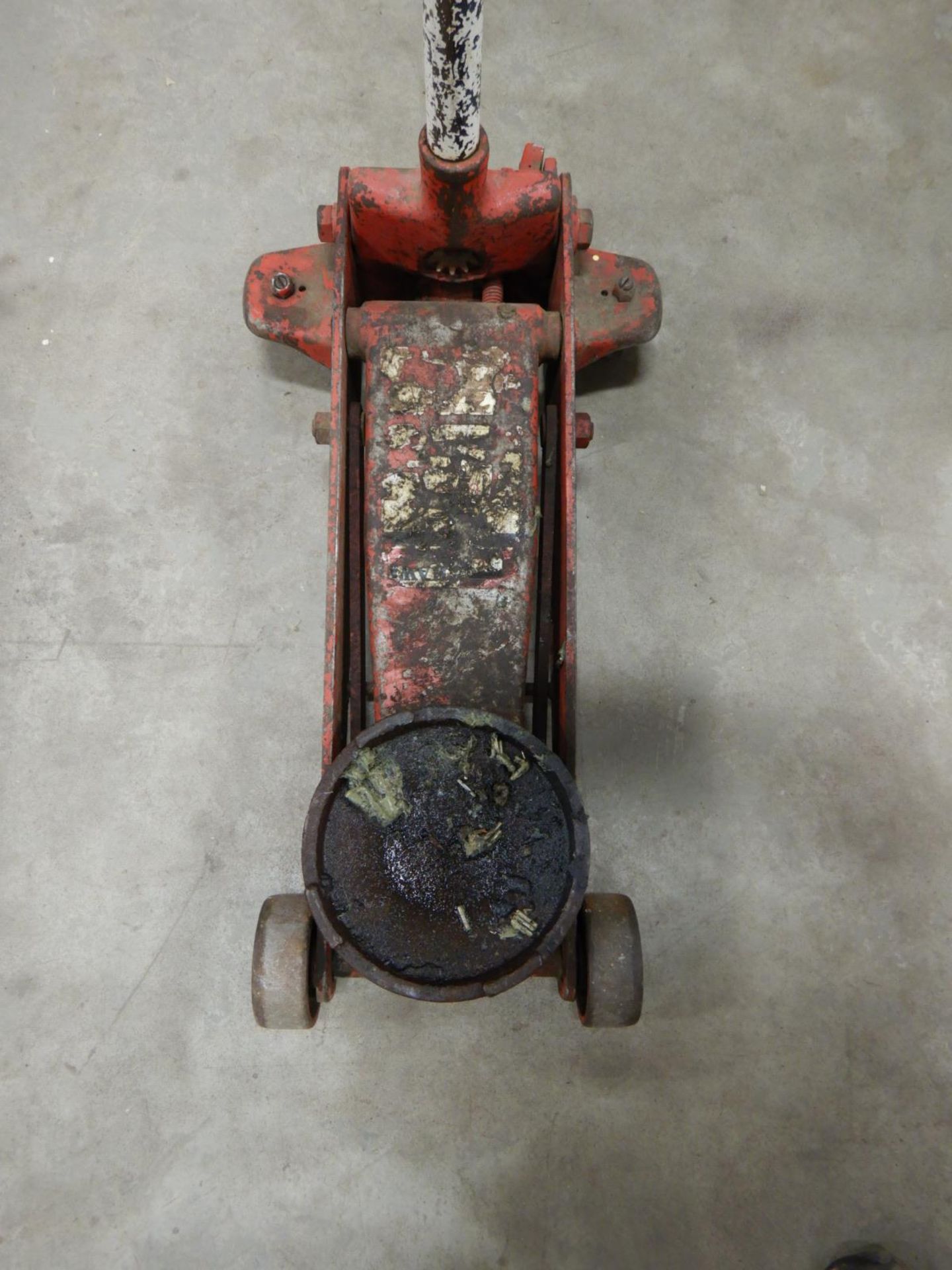 B-69 HYDRAULIC FLOOR JACK - Image 2 of 3