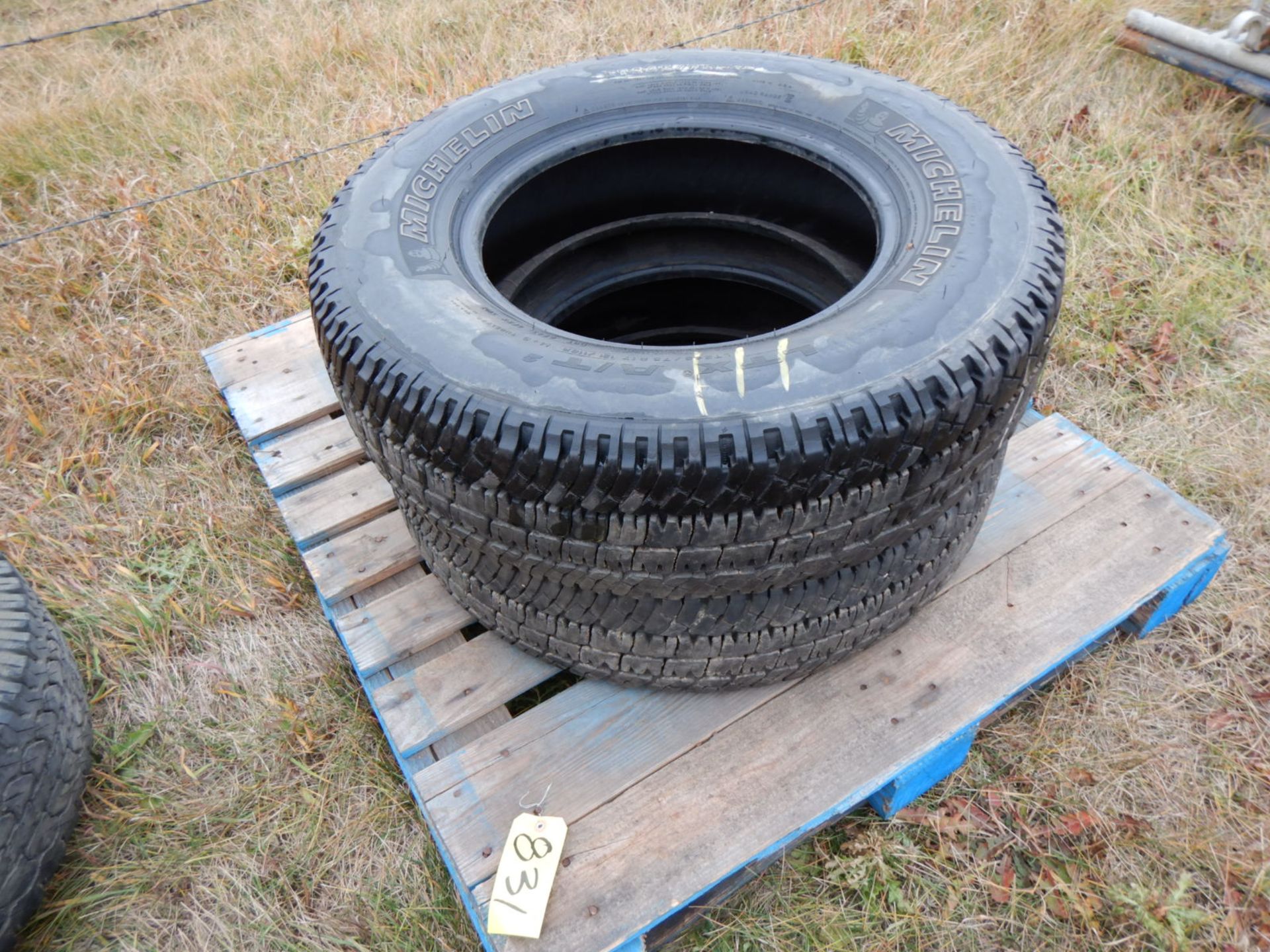 L/O 2-MICHELIN TIRES 245/75R17