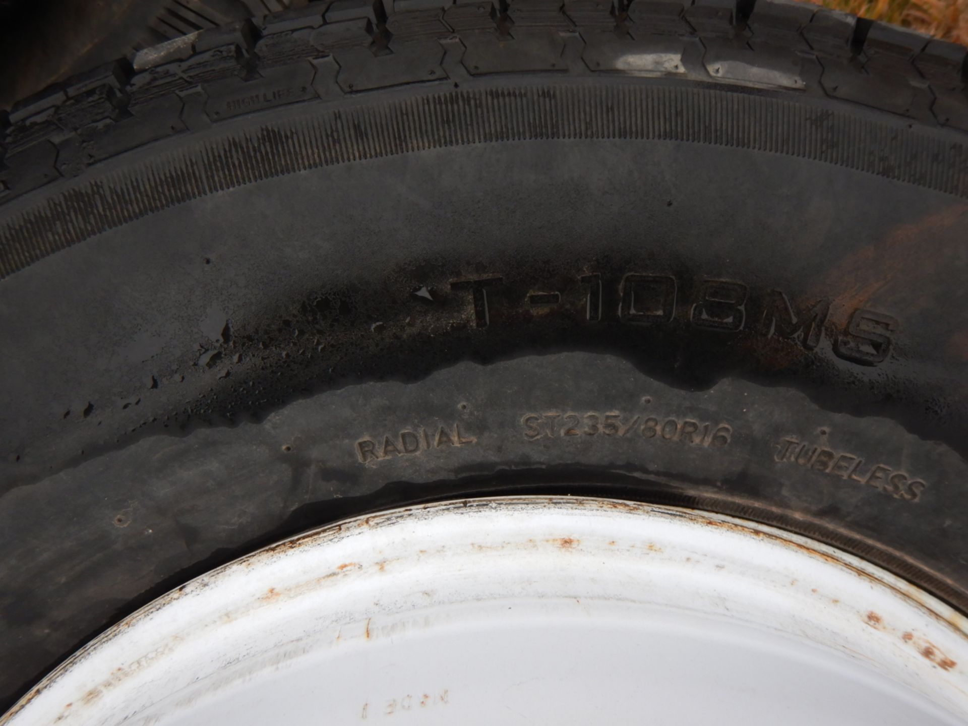 L/O RIMS AND TIRES 235/80R16 - Image 3 of 3