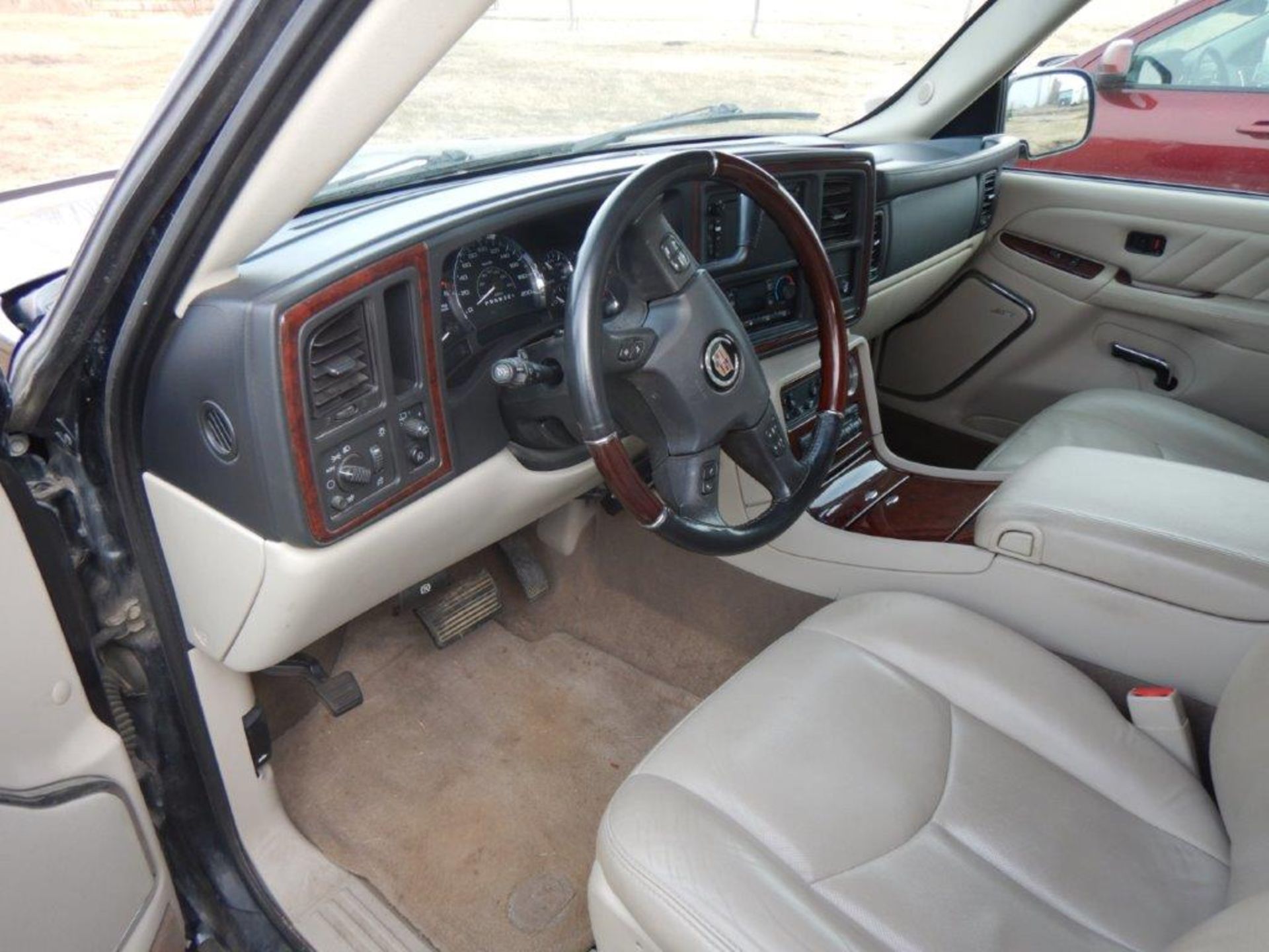 2006 CADILLAC ESCALADE ESV PLATINUM XL V8 AWD SUV, 161,625 KM’S, 3RD ROW SEATING, LEATHER, - Image 8 of 12