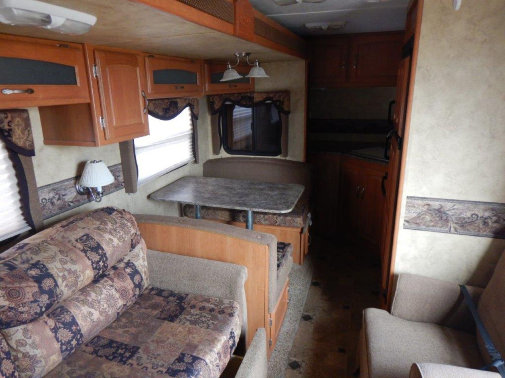 2008 COUGAR BY KEYSTONE 29FKS TRAVEL TRAILER W/ POLAR PACKAGE, SLIDE, REAR QUEEN BED, SLEEPS 6, - Image 7 of 11