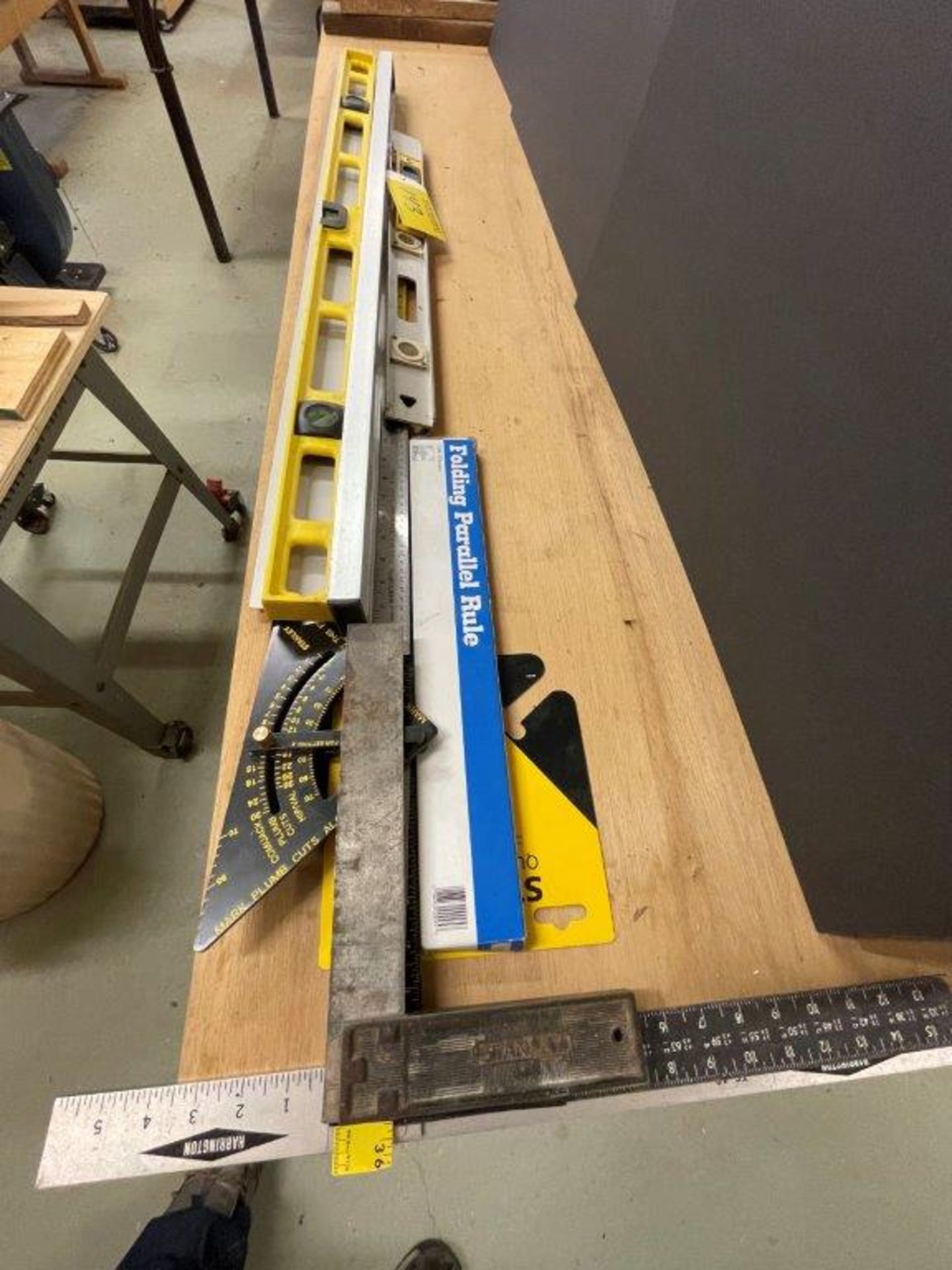 2-4FT CONSTRUCTION LEVELS, 2FT CONSTRUCTION LEVEL, T-SQUARE, SQUARES, STRAIGHT EDGE, RULERS