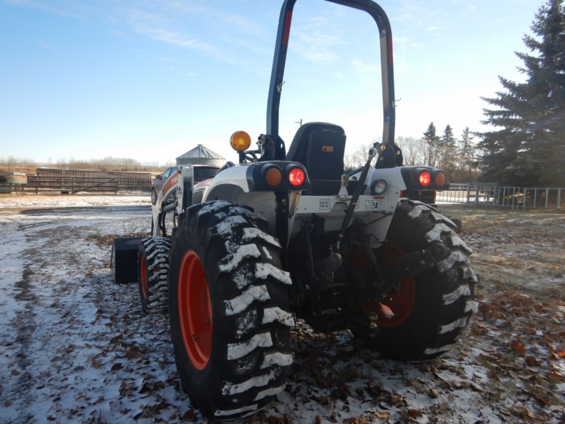 BOBCAT 445 TRACTOR, 4X4, DIESEL, HYDROSTATIC, 9TL FEL, 3-PT HITCH W/ REAR REMOTE, 777HRS - Image 4 of 21