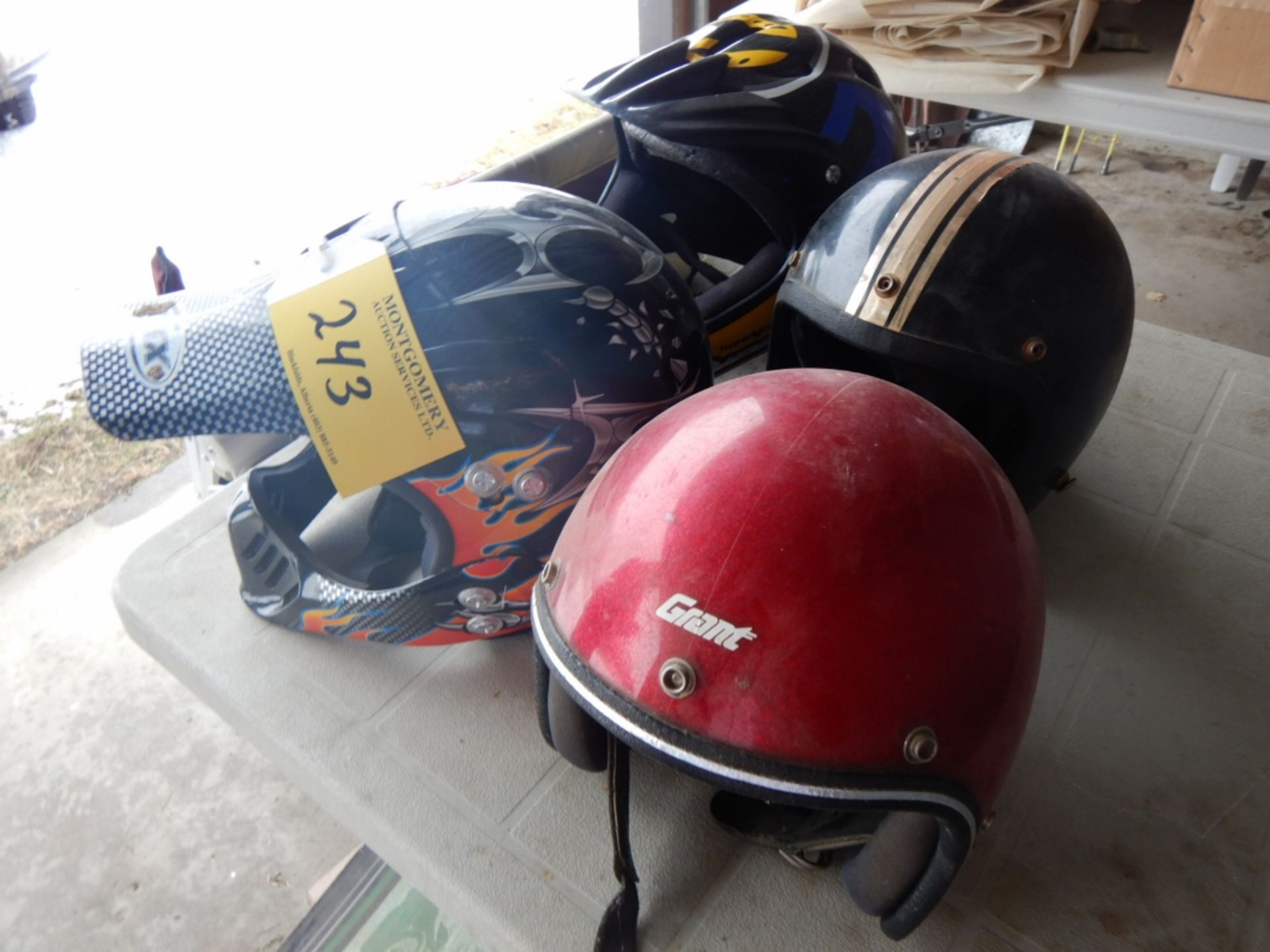 L/O ASSORTED MOTORCYCLE AND DOWNHILL HELMETS