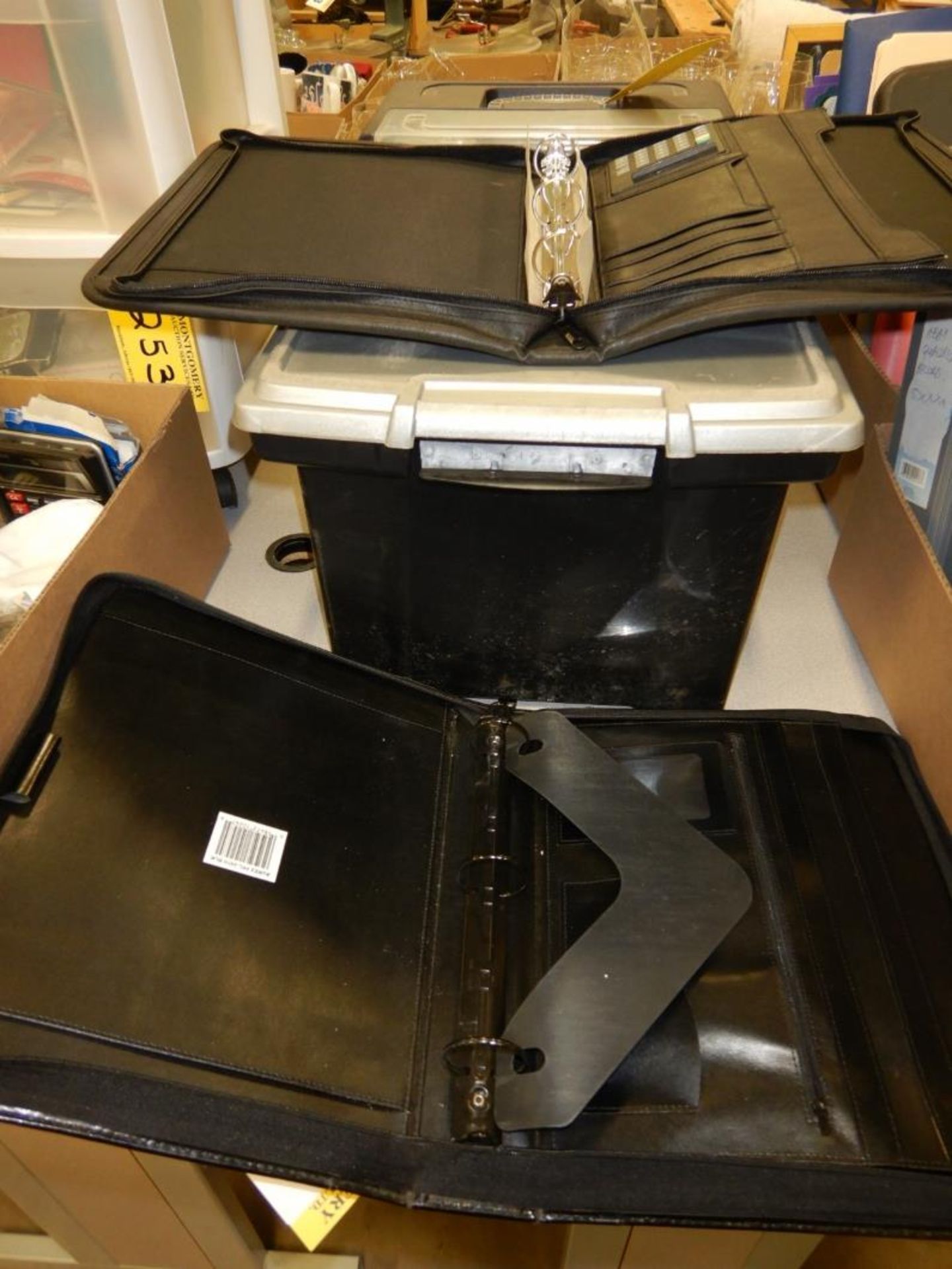 L/O PORTABLE FILING TOTE AND BINDERS - Image 7 of 7