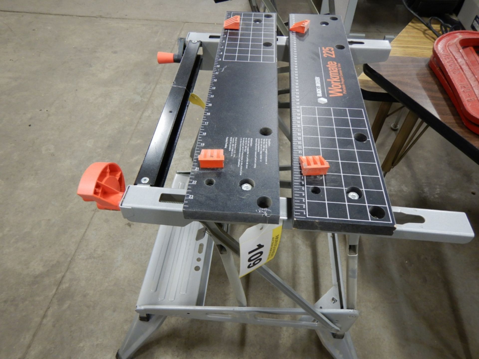 BLACK & DECKER WORKMATE 225 PORTABLE PROJECT CENTER & VISE - Image 2 of 2