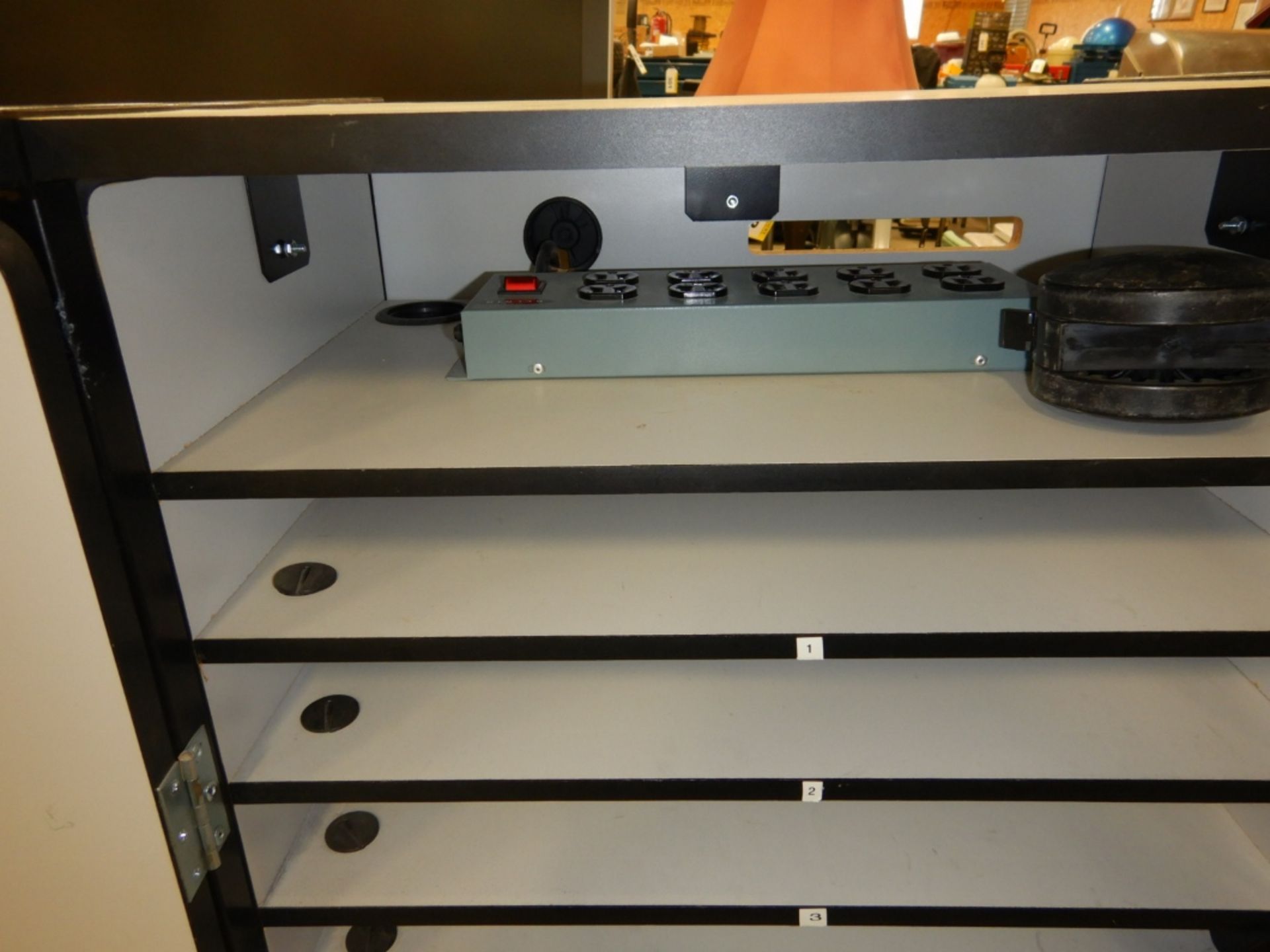 MOBILE STORAGE CABINET W/ CASTERS - ONE CASTER IS BROKEN. - Image 3 of 4