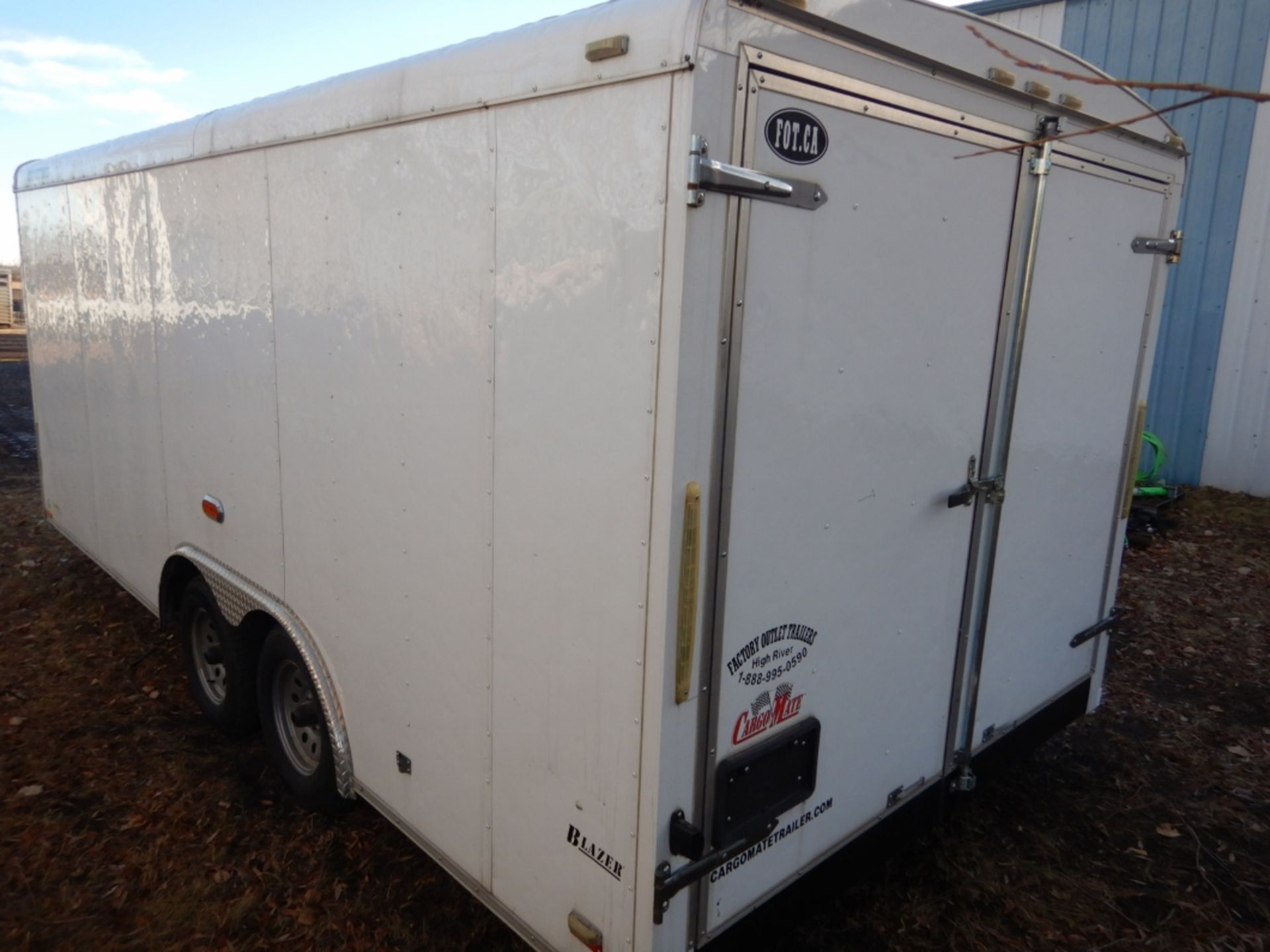 2010 BLAZER 18 FT T/A ENCLOSED CARGO TRAILER w/REAR BARN DOORS, PASSENGER SIDE MAN DOOR, 2-5/16IN - Image 3 of 6