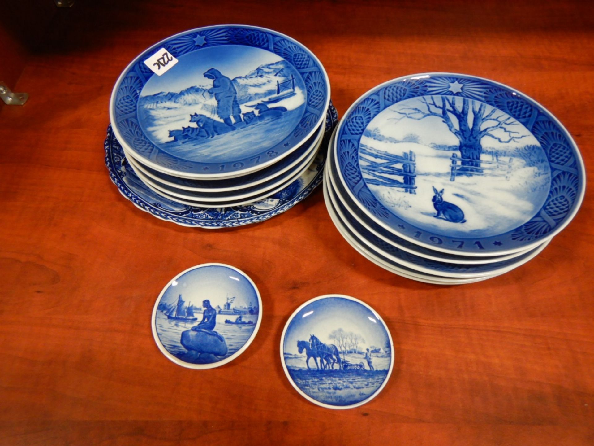 L/O ROYAL COPENHAGEN "GREENLAND SCENERY" COLLECTOR PLATES 1969-1979, 1-VIEWS OF WINNEPEG CHINA